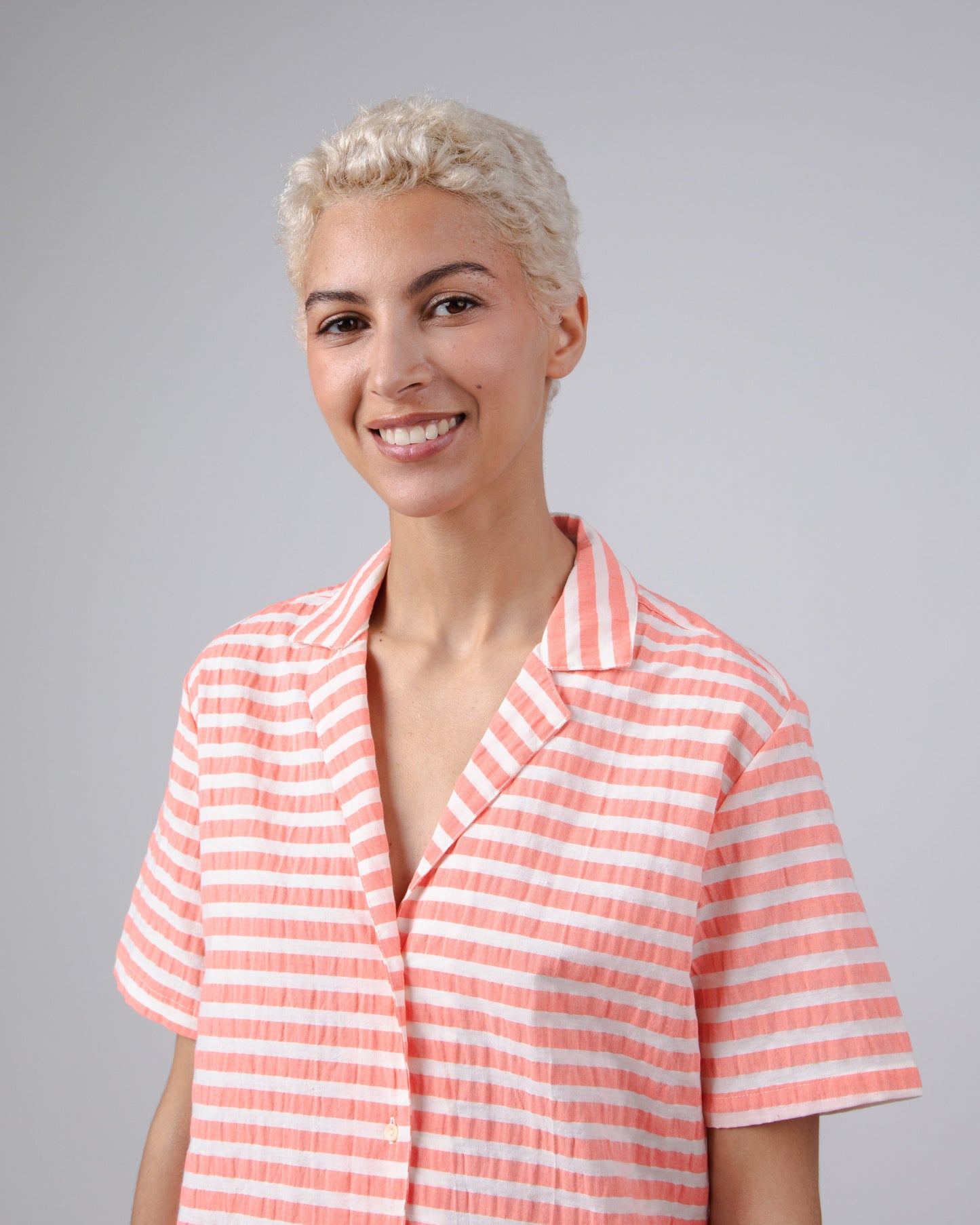 Chemisette en coton bio et recyclé | rayée rose "stripes aloha blouse vermillion red"