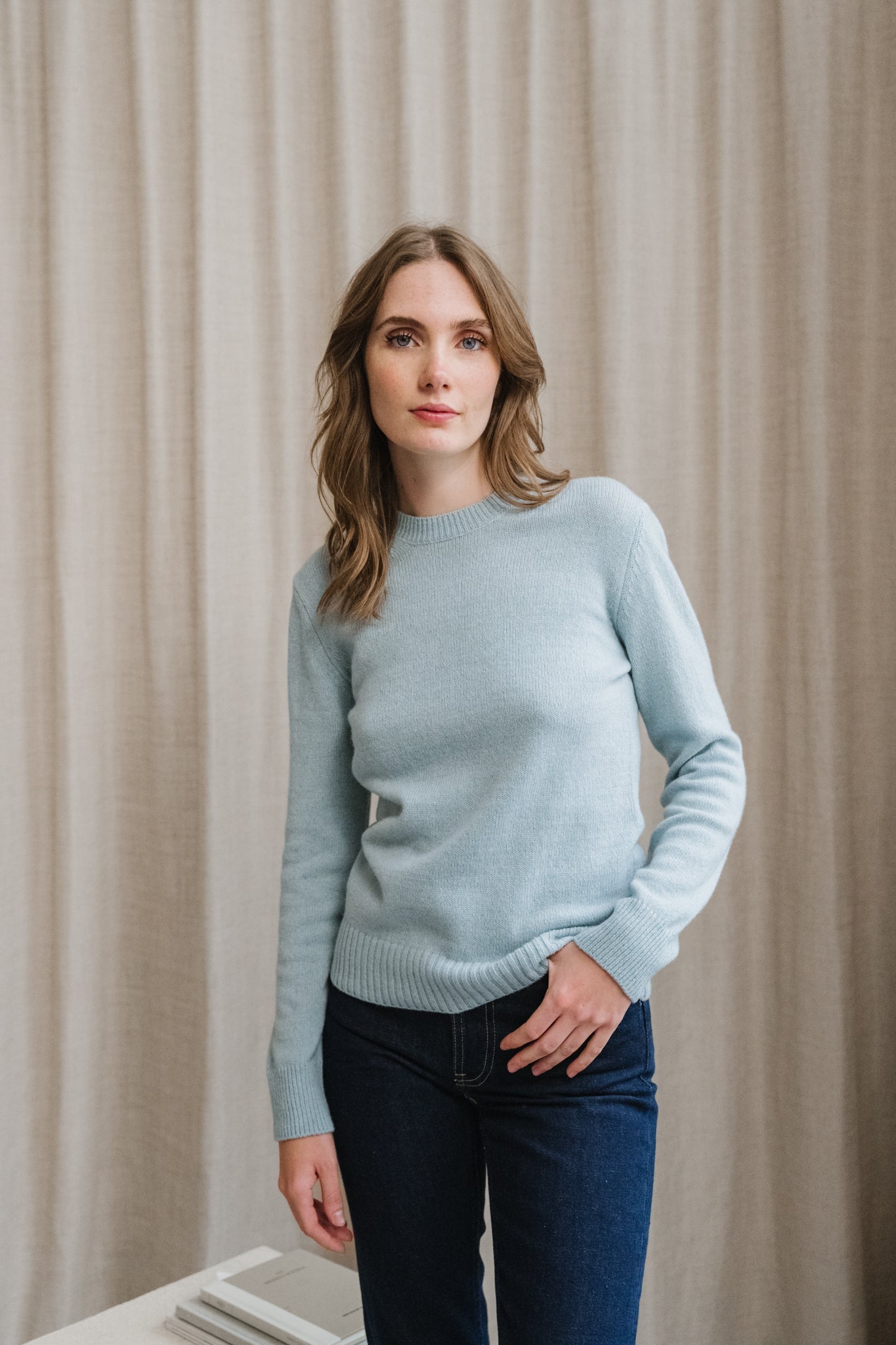 Pull en cachemire recyclé | bleu ciel "edda - azzuro plumbago"