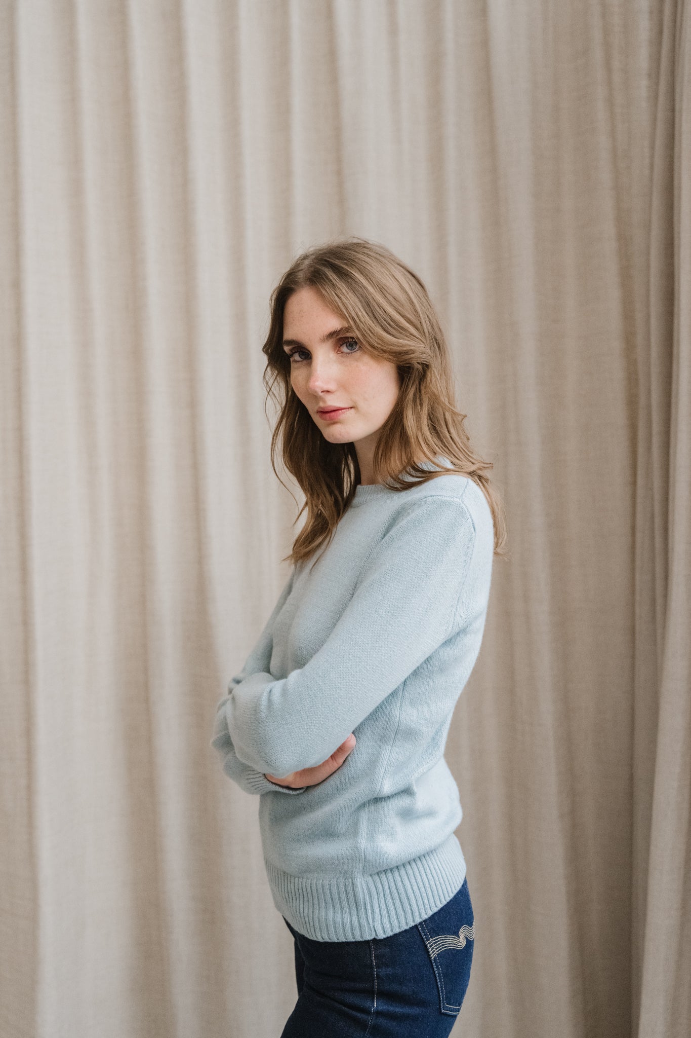 Pull en cachemire recyclé | bleu ciel "edda - azzuro plumbago"