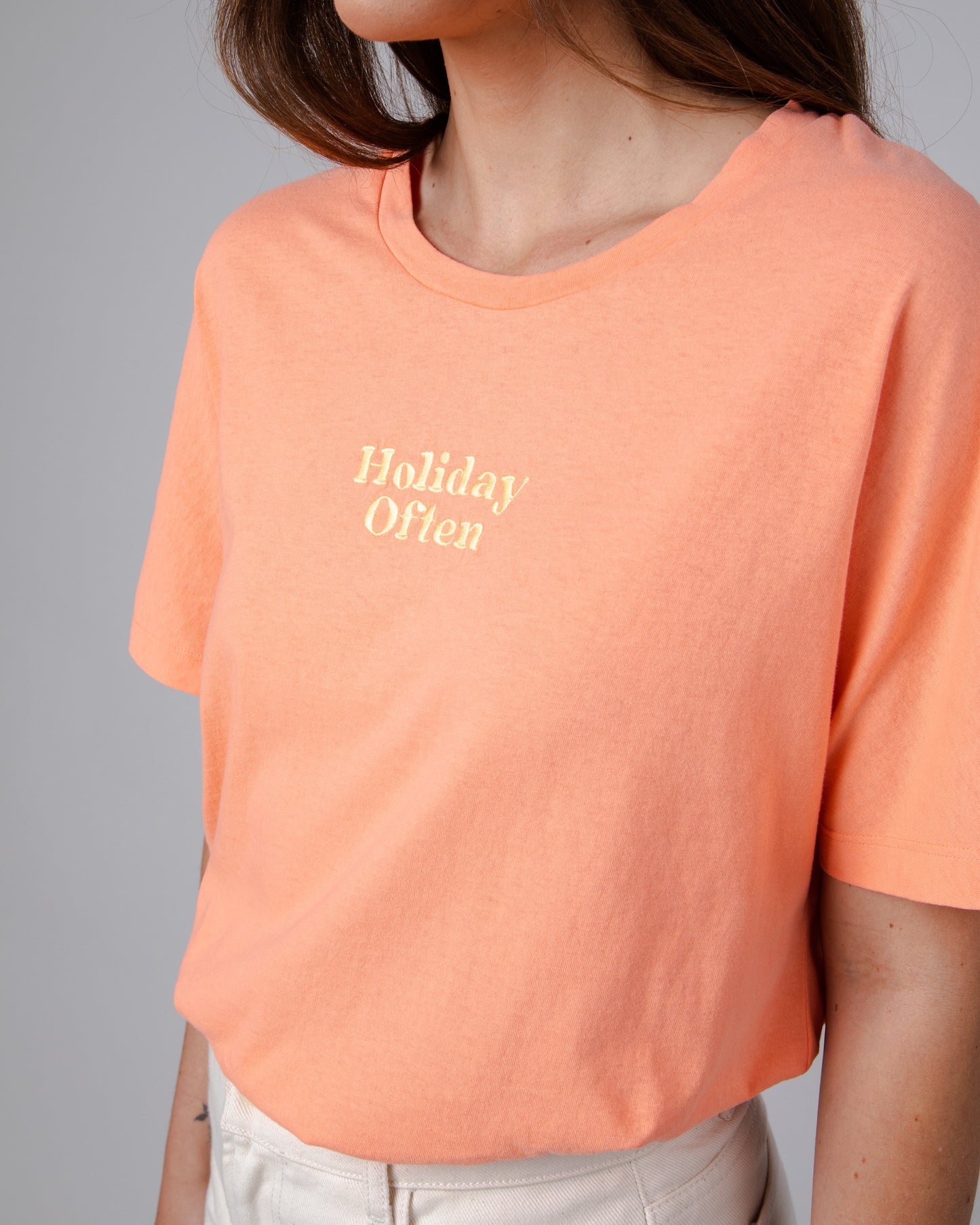 T-shirt en coton bio et recyclé | orange "holidays oversize tee apricot orange"