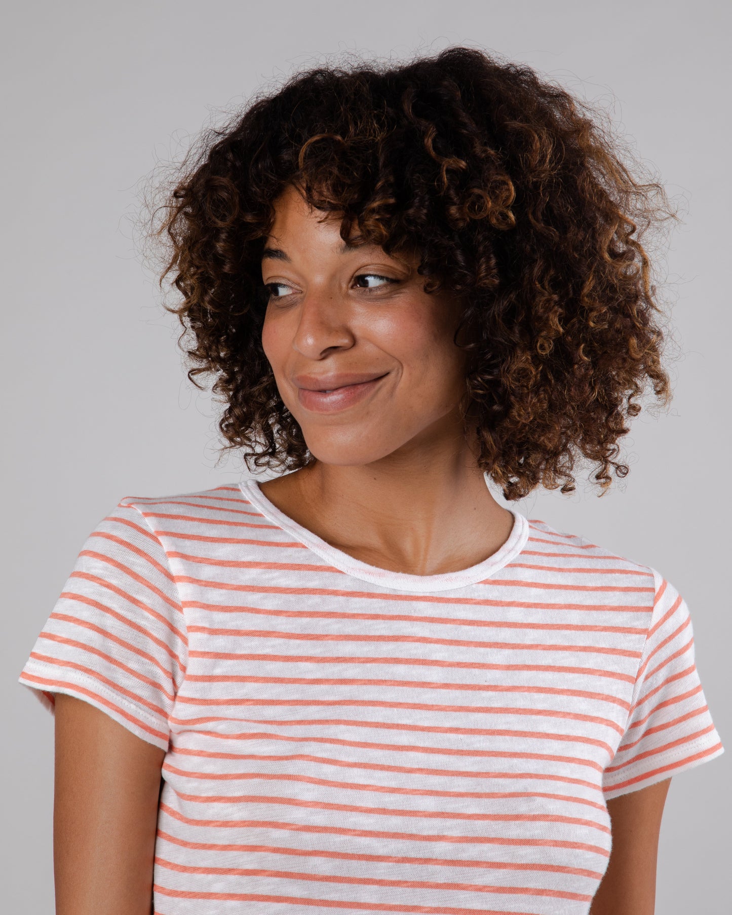 T-shirt rayé en coton bio | orange et blanc "stripes slim fit tee apricot orange"