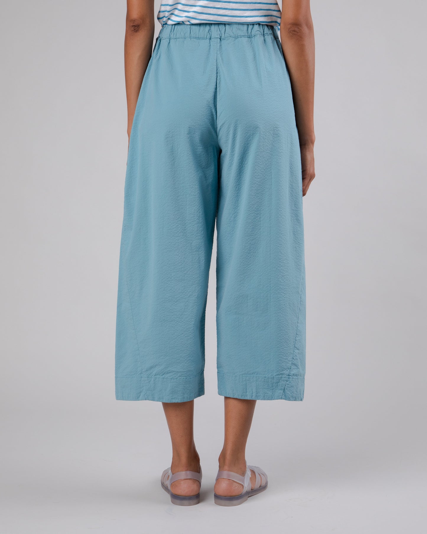 Pantalon 7/8 en coton bio | bleu "seersucker oversize picnic ocean blue"