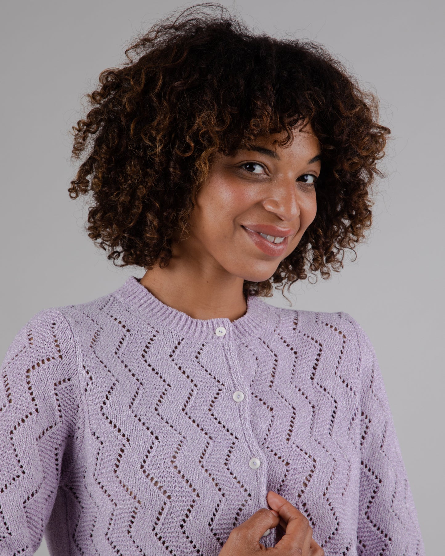 Cardigan en matières recyclées | violet "holeknit knitted jacket lilac purple"