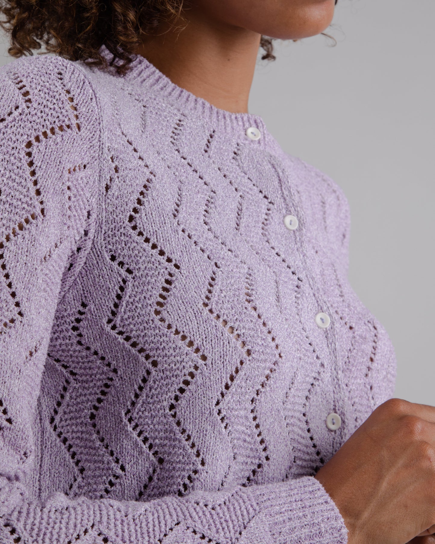 Cardigan en matières recyclées | violet "holeknit knitted jacket lilac purple"