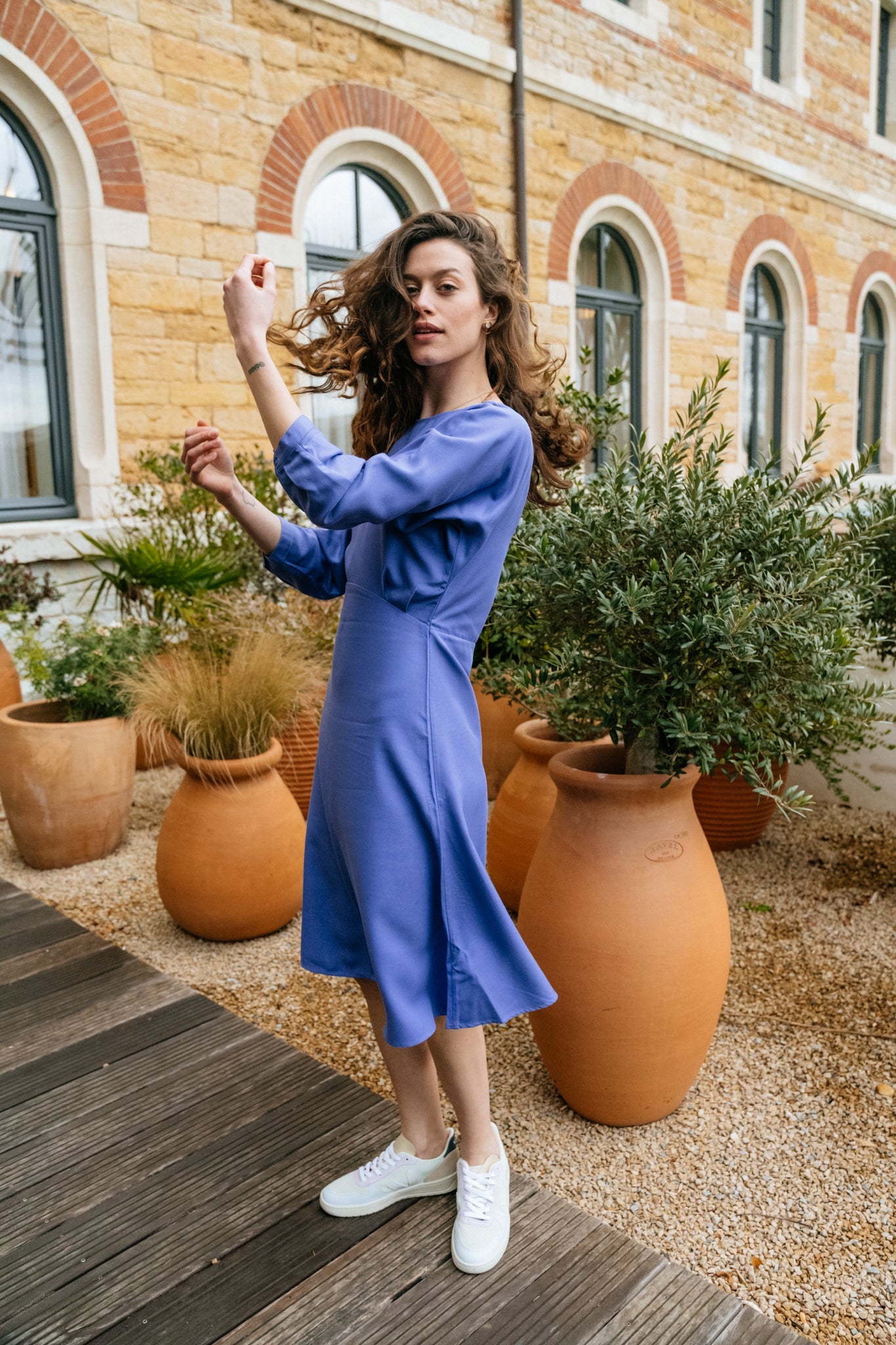 Robe mi-longue violette en tencel - maarlena vibrant violet