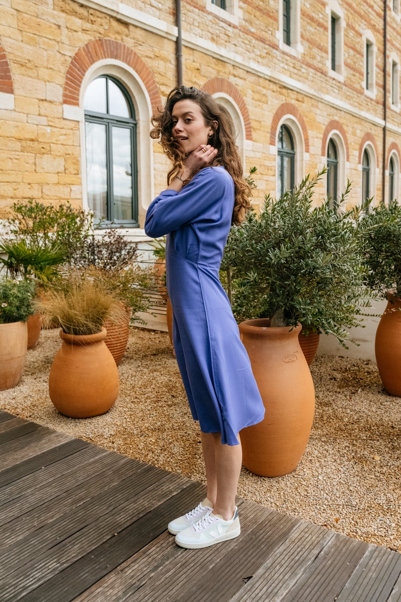 Robe mi-longue violette en tencel - maarlena vibrant violet