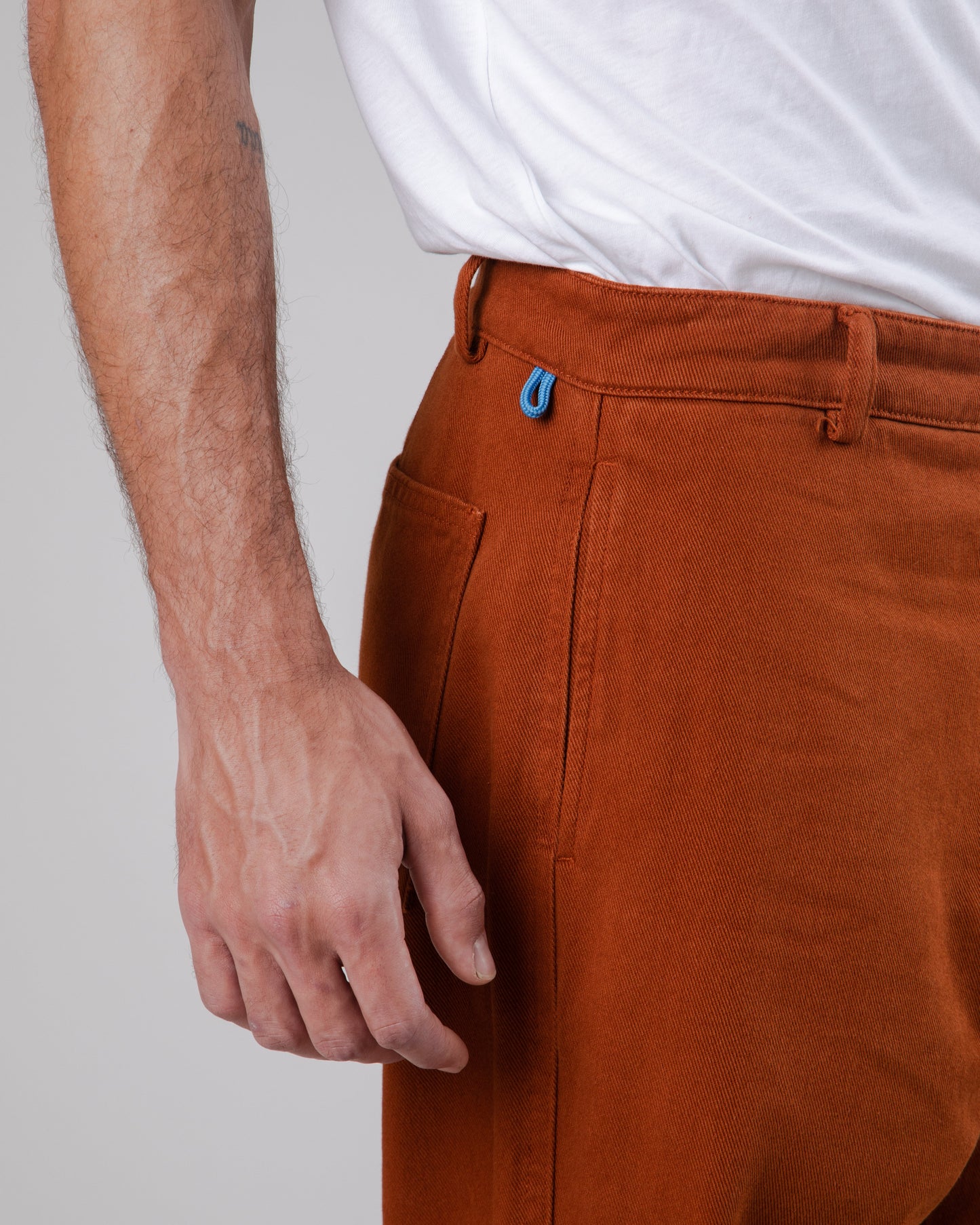 Pantalon ample en coton bio | marron "carpenter pant nutshell brown"