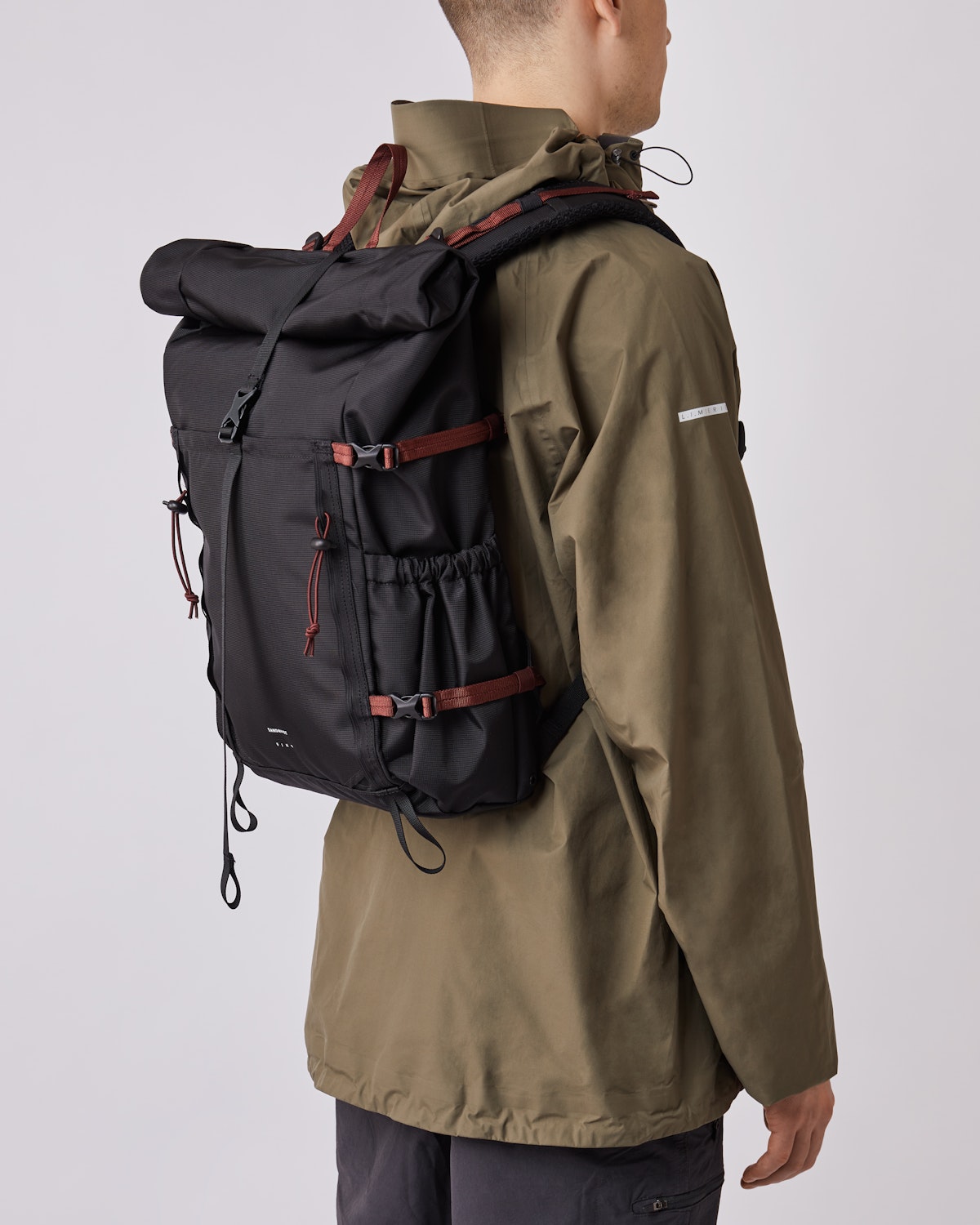 Sac à dos rolltop imperméable en matière recyclée | Noir "forest hike black"