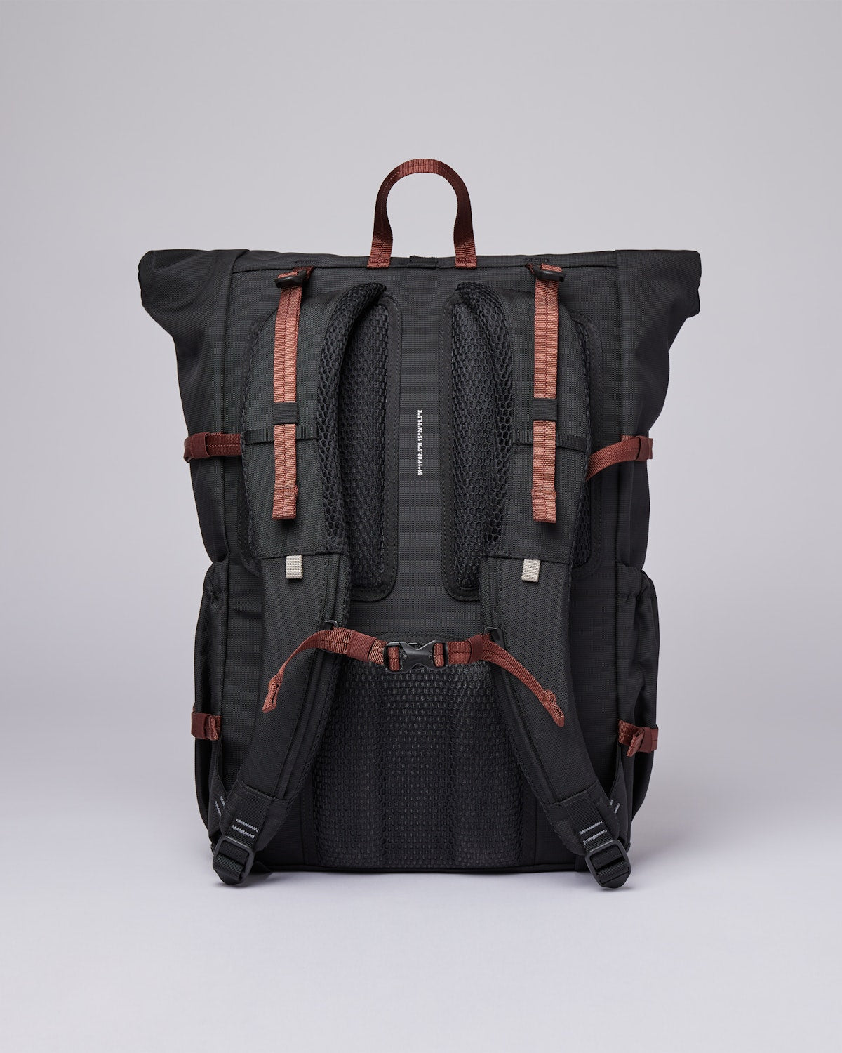 Sac à dos rolltop imperméable en matière recyclée | Noir "forest hike black"