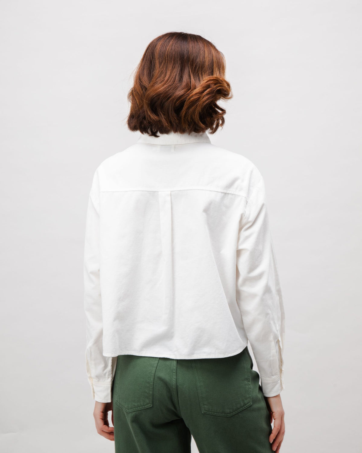 Chemise courte en coton bio | blanc "babycord boxy cotton blouse ecru"