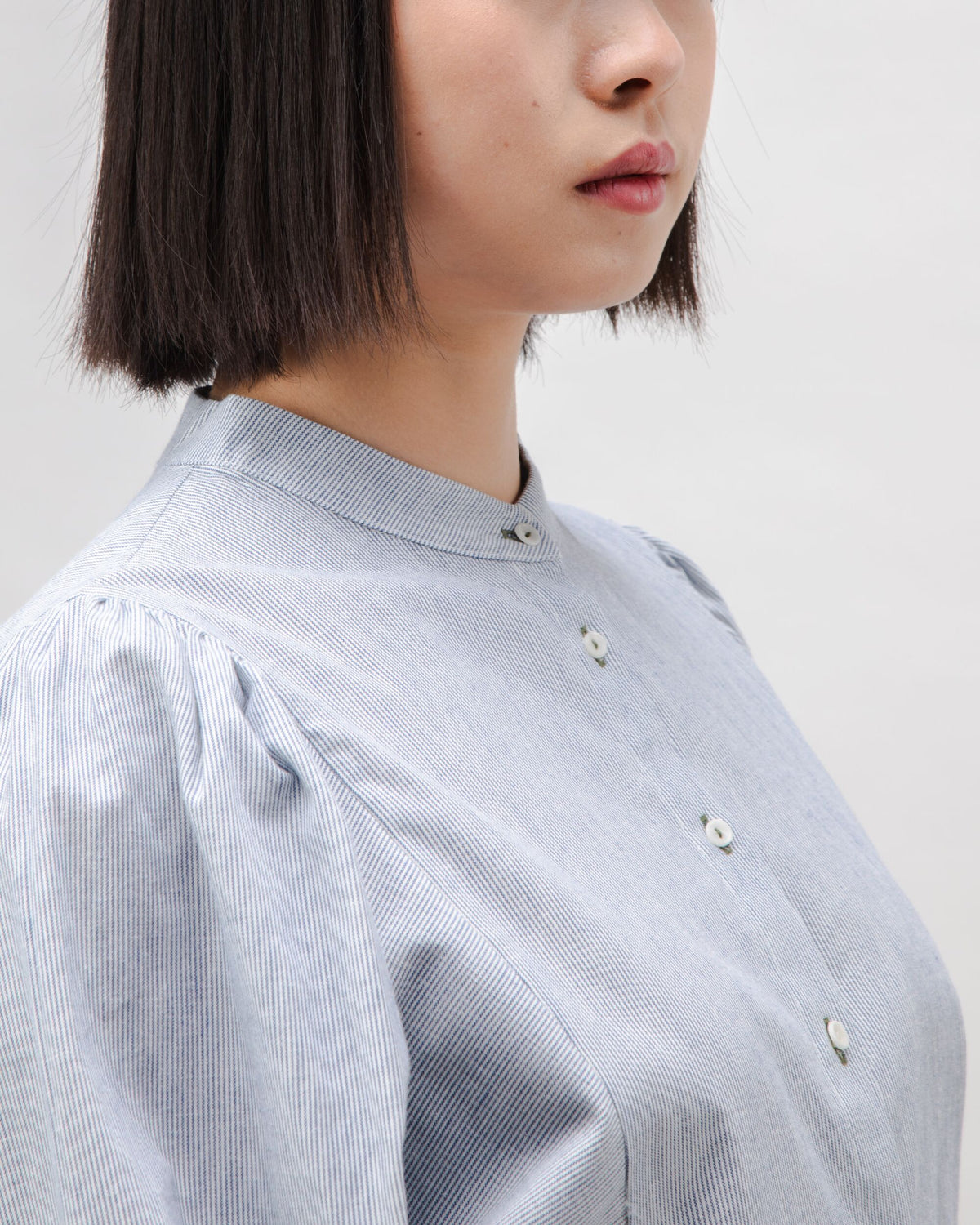 Chemise en coton bio | bleu "pinstripes romantic cotton blouse - indigo"