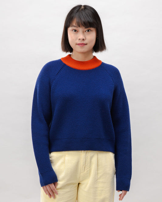 Pull court en laine certifiée | bicolore "waterfront cropped wool sweater navy"