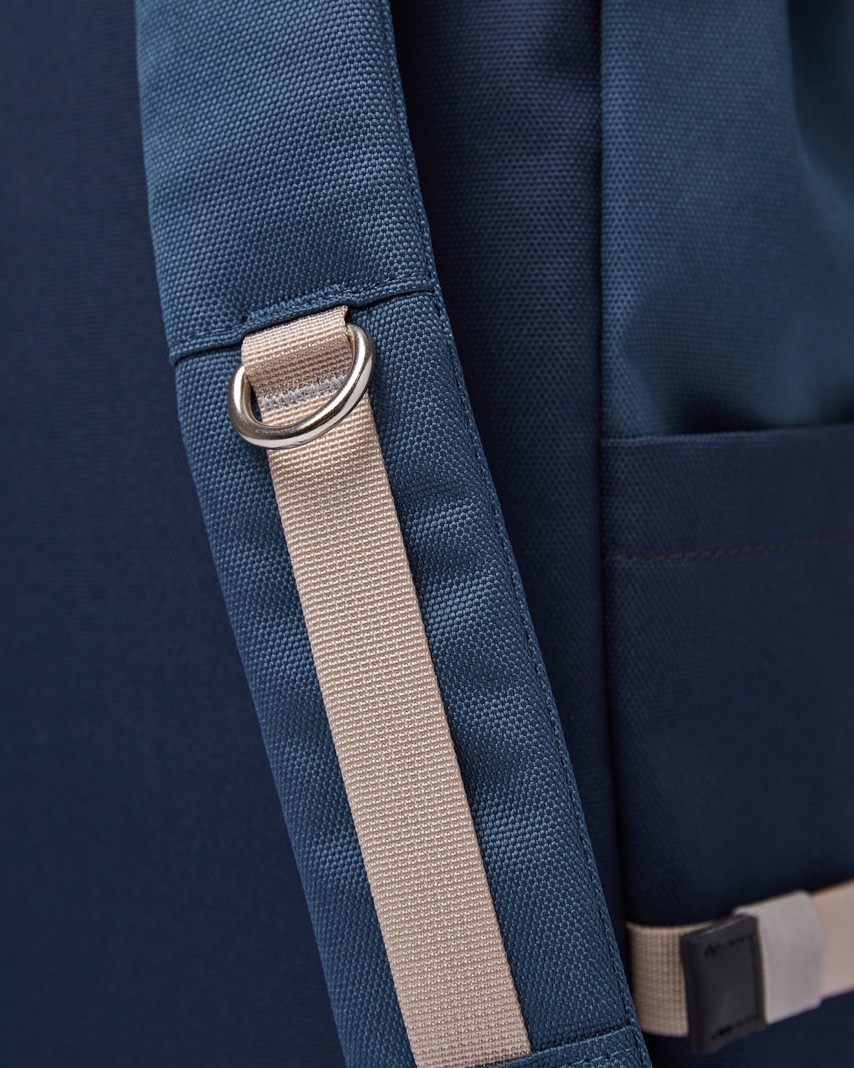 Sac à dos rolltop en matière recyclée | Bleu "bernt multi steel blue/navy blue"
