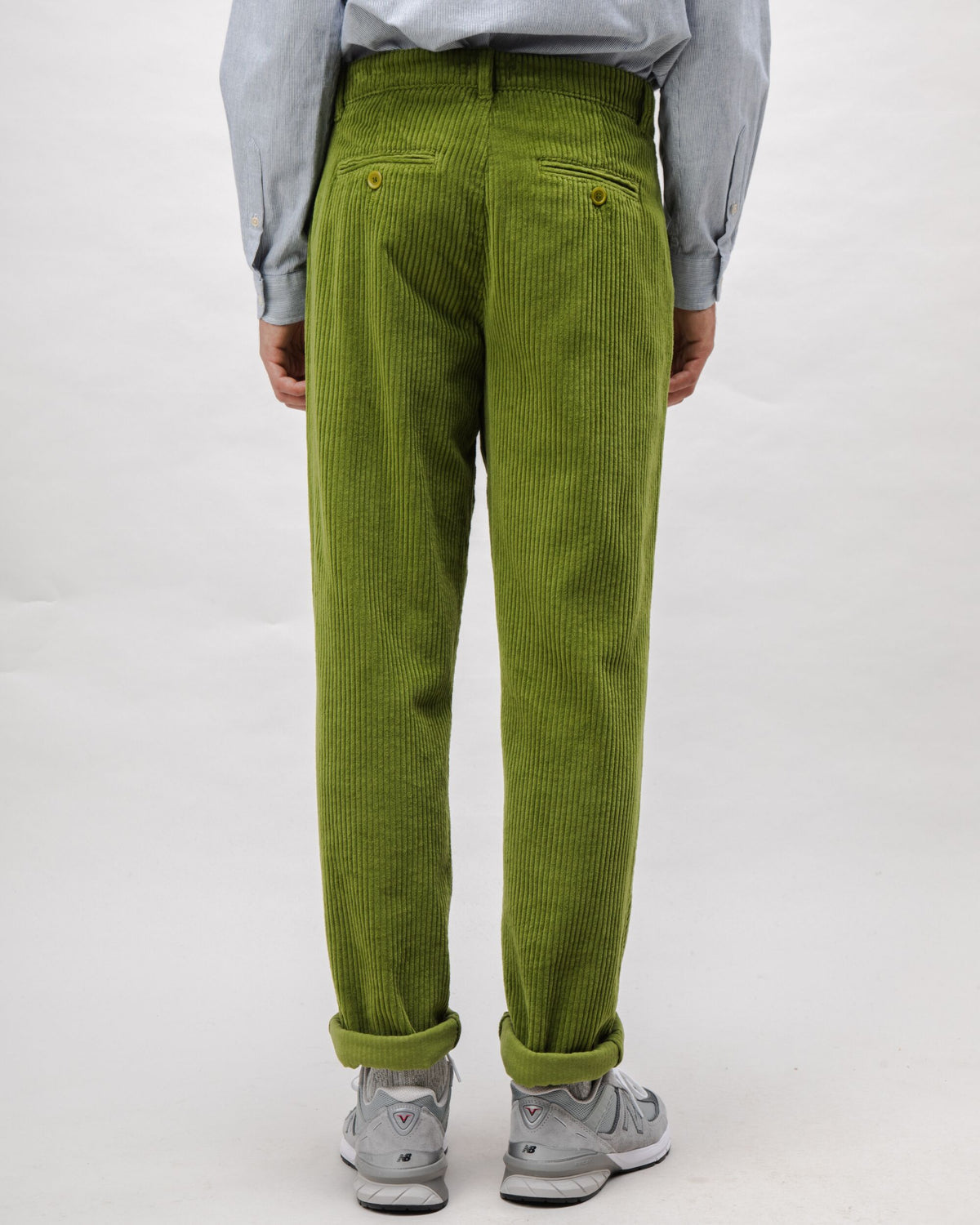 Pantalon droit en coton biologique | vert "corduroy pleated chino pants green - green"