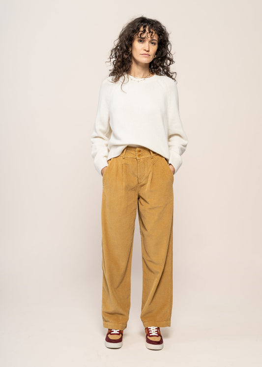 Pantalon pinces droit velours en coton bio | camel "corduroy pleated pants"