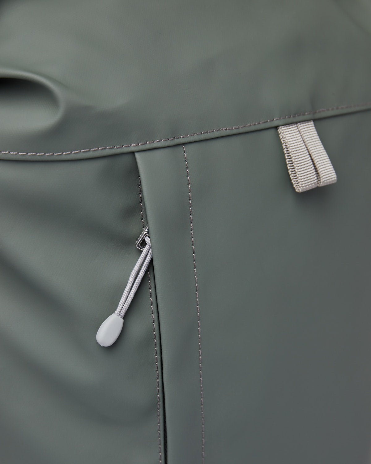 Sac à dos imperméable en matière recyclée | Vert "konrad lichen green"
