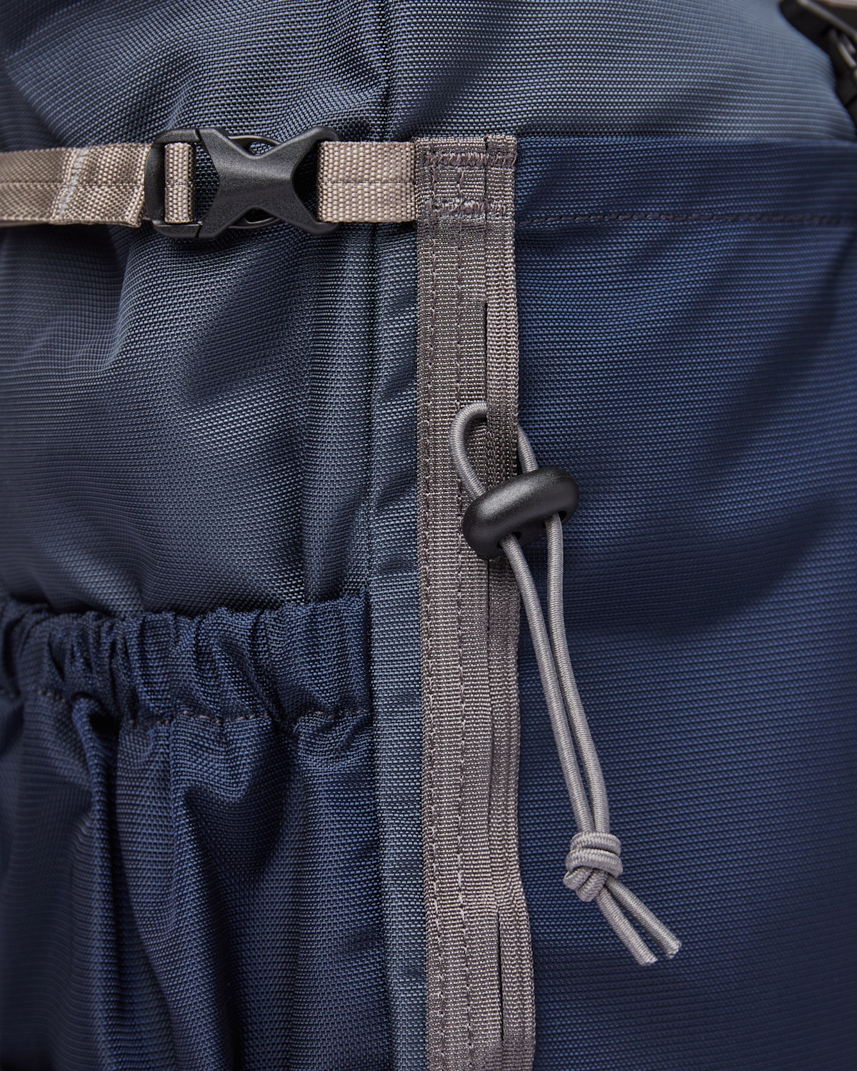 Sac à dos rolltop imperméable en matière recyclée | Bleu "forest hike multi steel blue/navy blue"