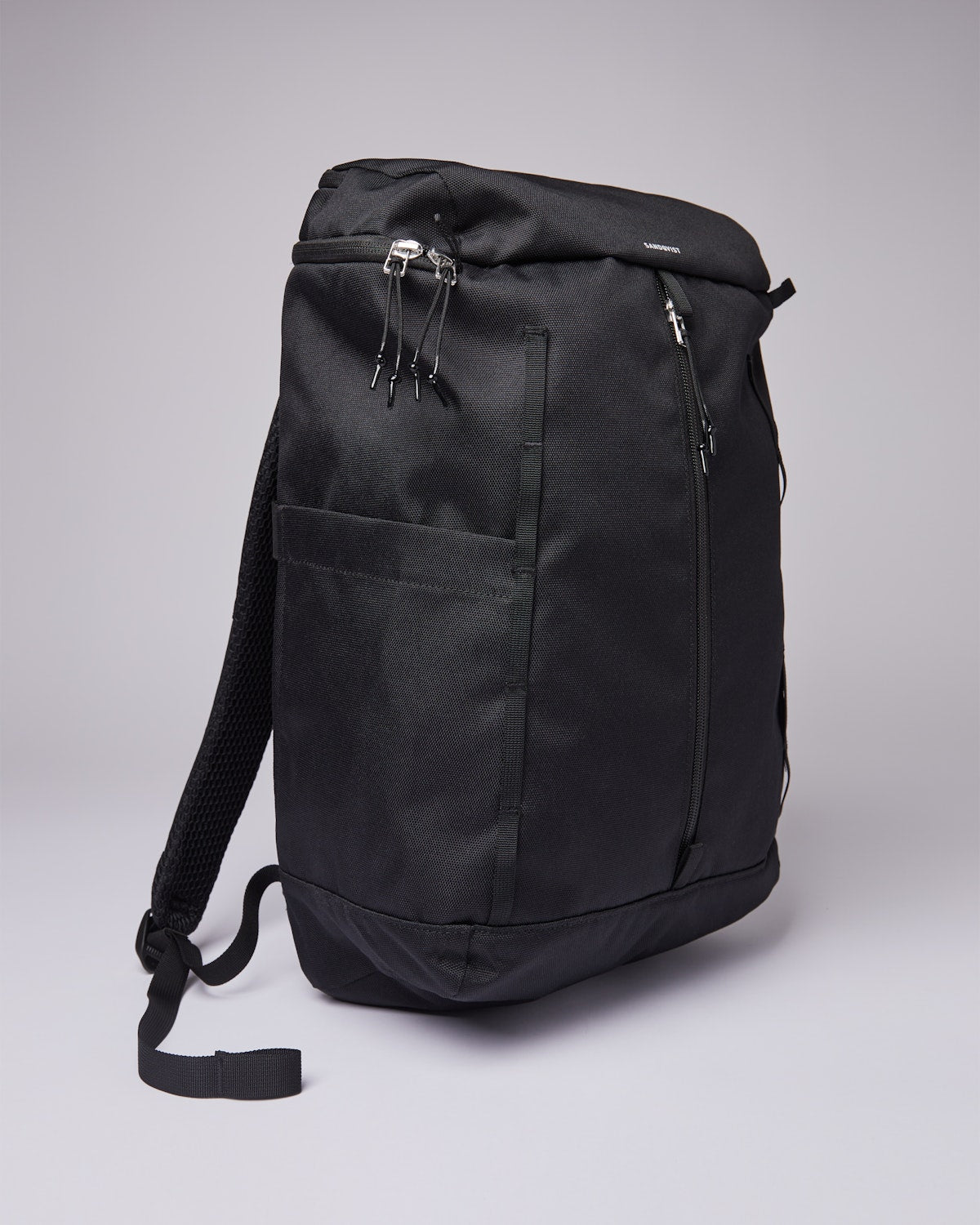 Sac à dos 23L en matières recyclées | noir "sune black with black webbing"