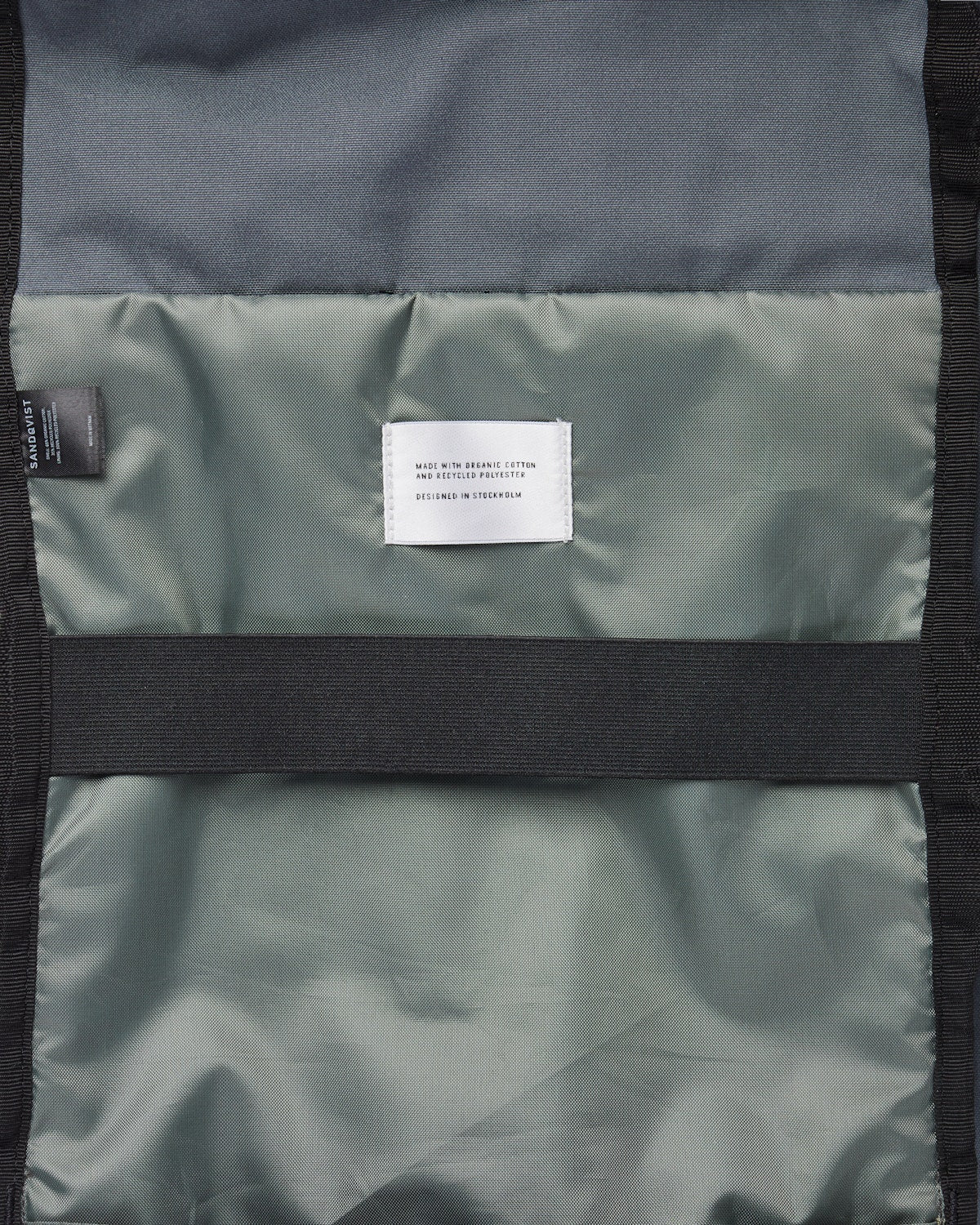 Sac à dos roll-top en coton bio et matière recyclée - kaj dark slate with navy webbing