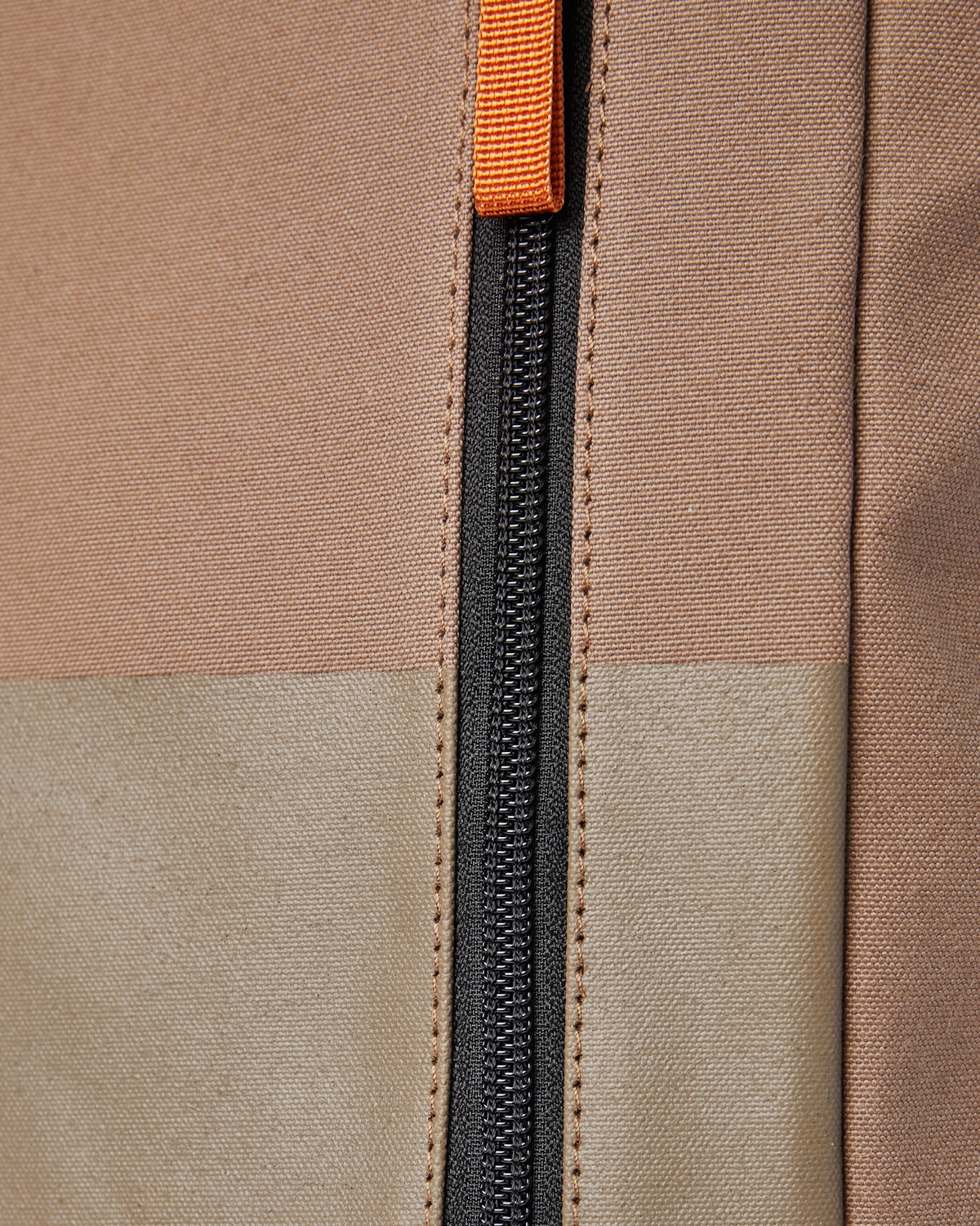 Sac à dos rolltop en matière recyclée | Marron "dante vegan fossil with orange webbing"