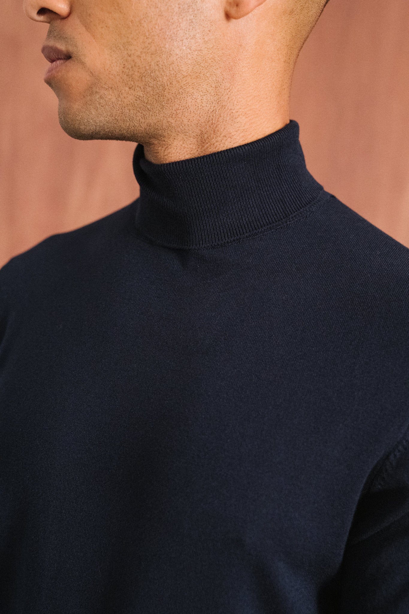 Pull col roulé en coton bio | marine