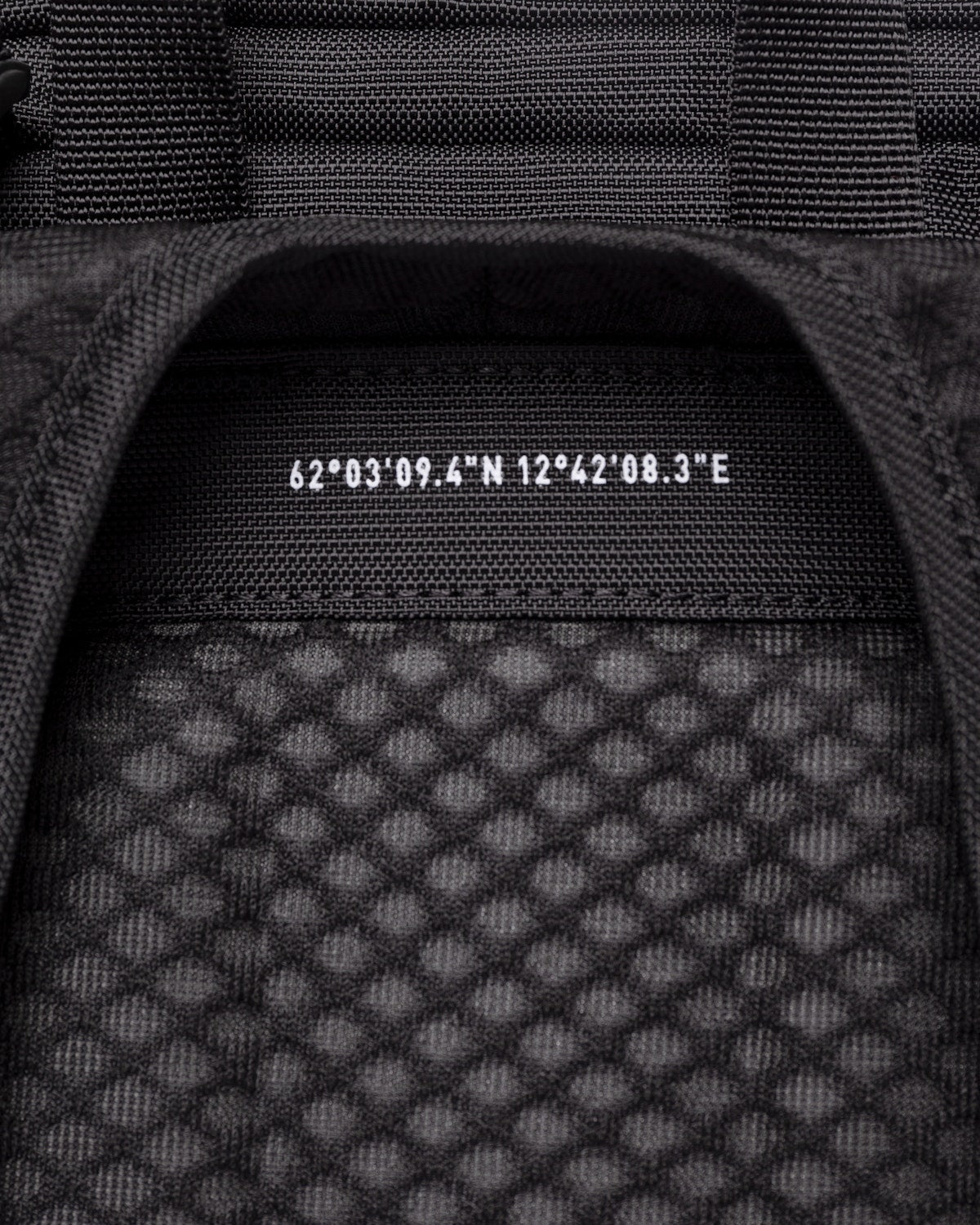 Sac à dos de randonnée en nylon recyclé | noir "creek hike black"