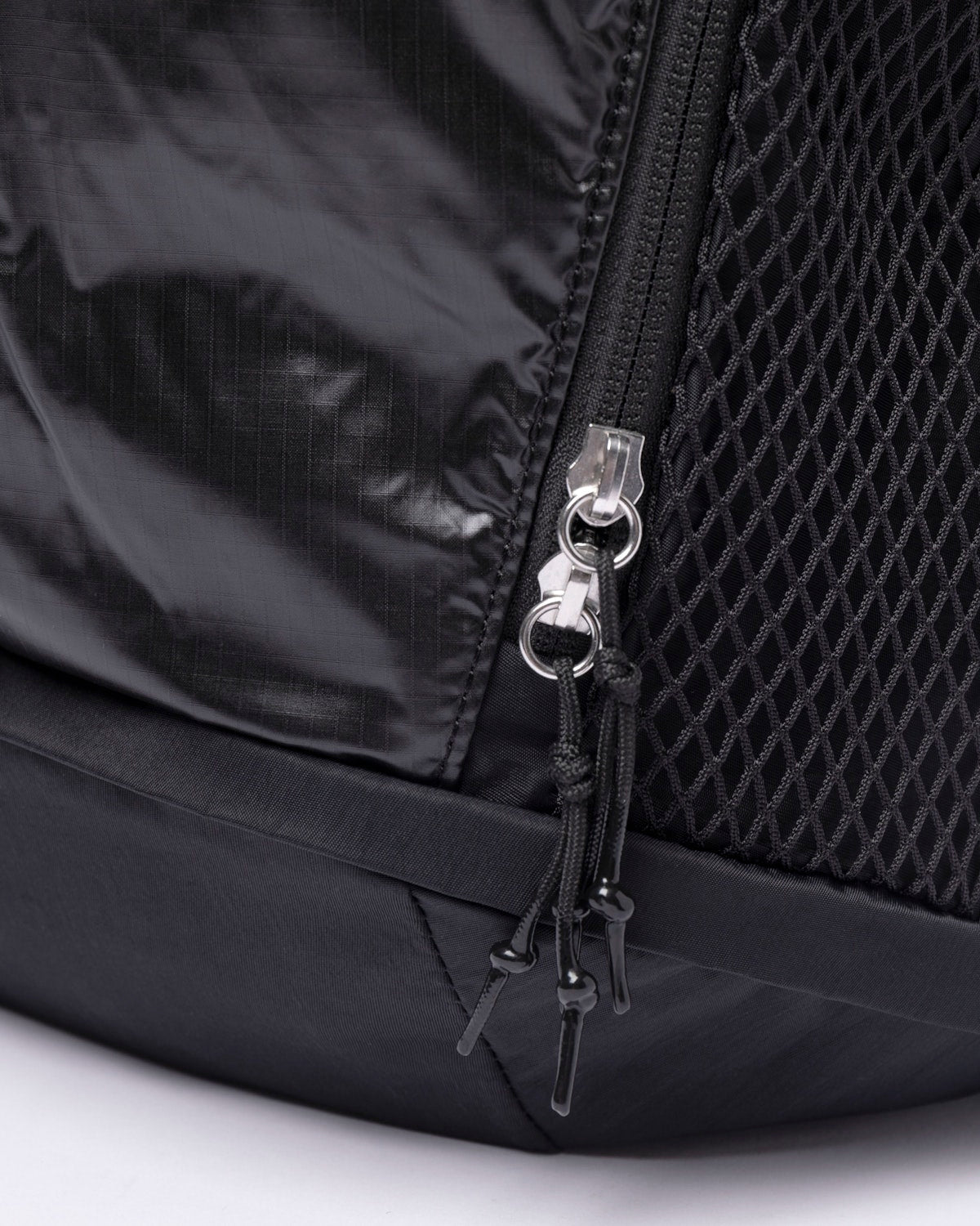 Sac à dos imperméable noir en nylon recyclé - bo black