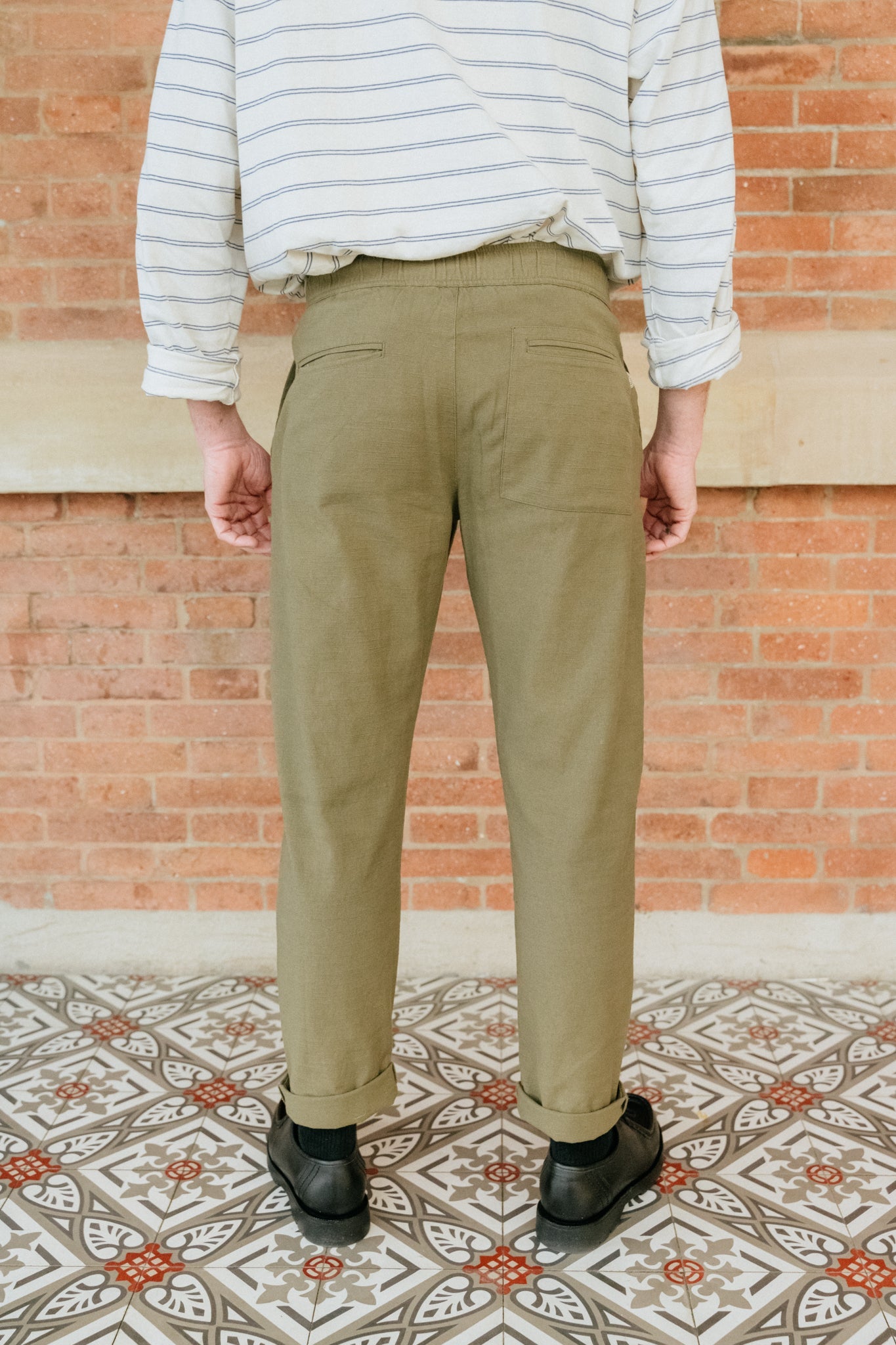 Pantalon droit vert olive en coton bio - green light travel pants olive green