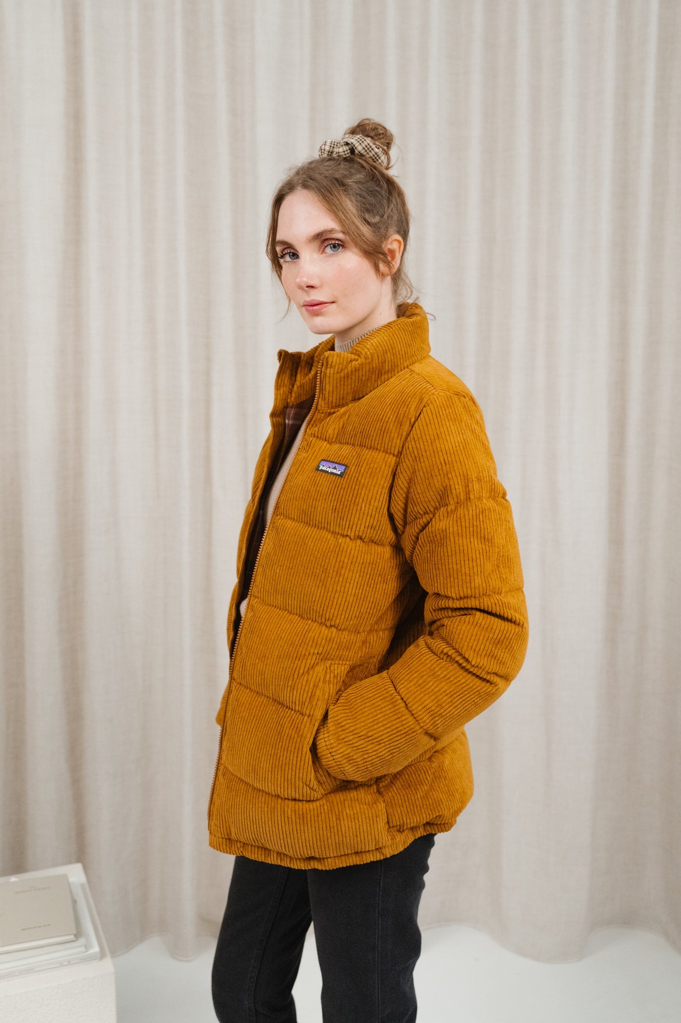 Doudoune velours en matière recyclée | marron "w's cord fjord coat shelter brown"
