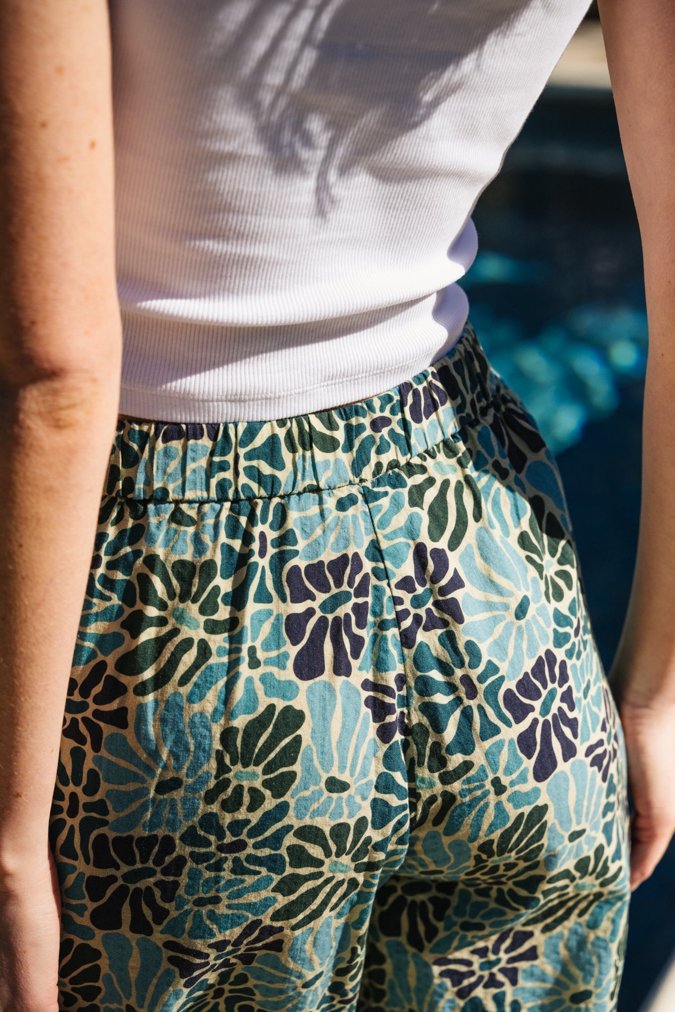 Pantalon ample en coton bio et ecovero | multicolore "spring wide leg pant beige white"