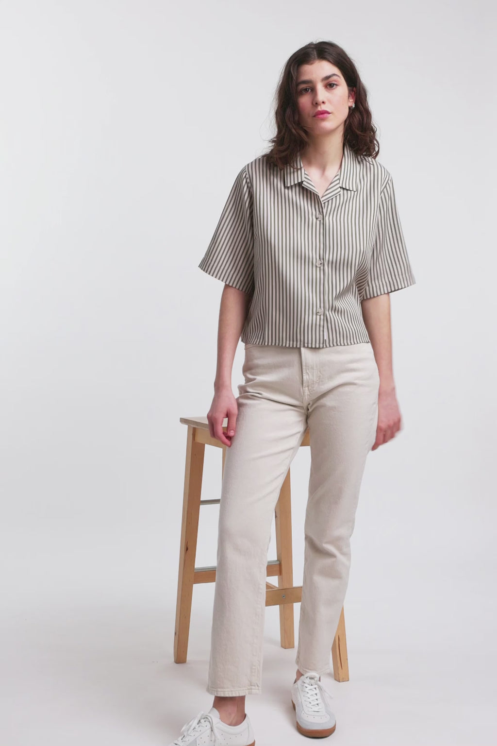 Chemiser court rayé en tencel - cropped bowling olive sand stripe