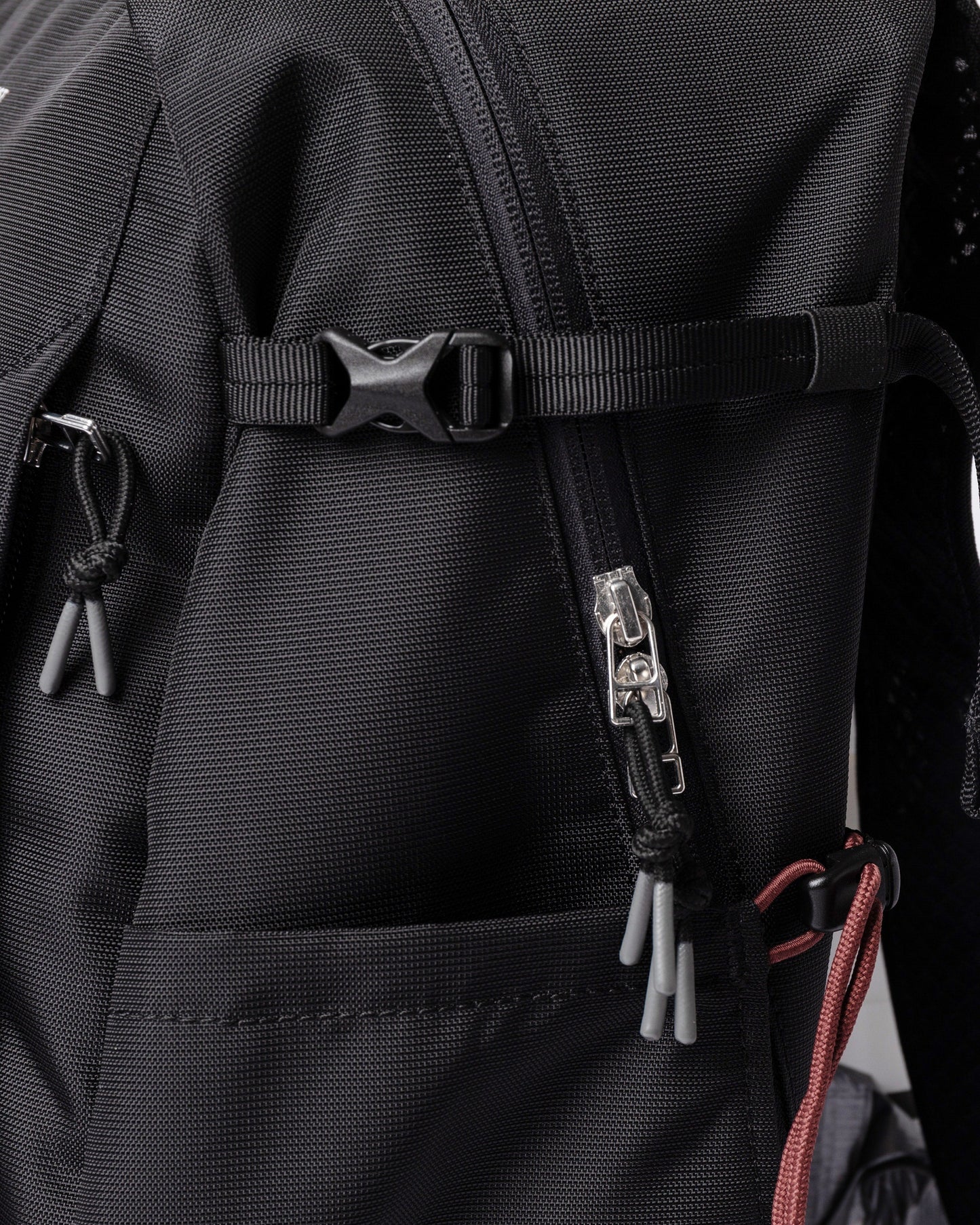 Sac à dos imperméable en recyclé | noir "ridge hike black"