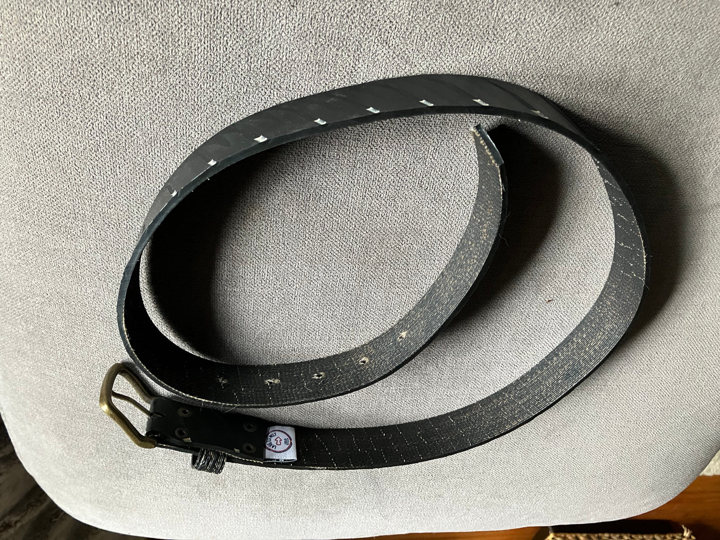 Ceinture noire en pneu upcyclé