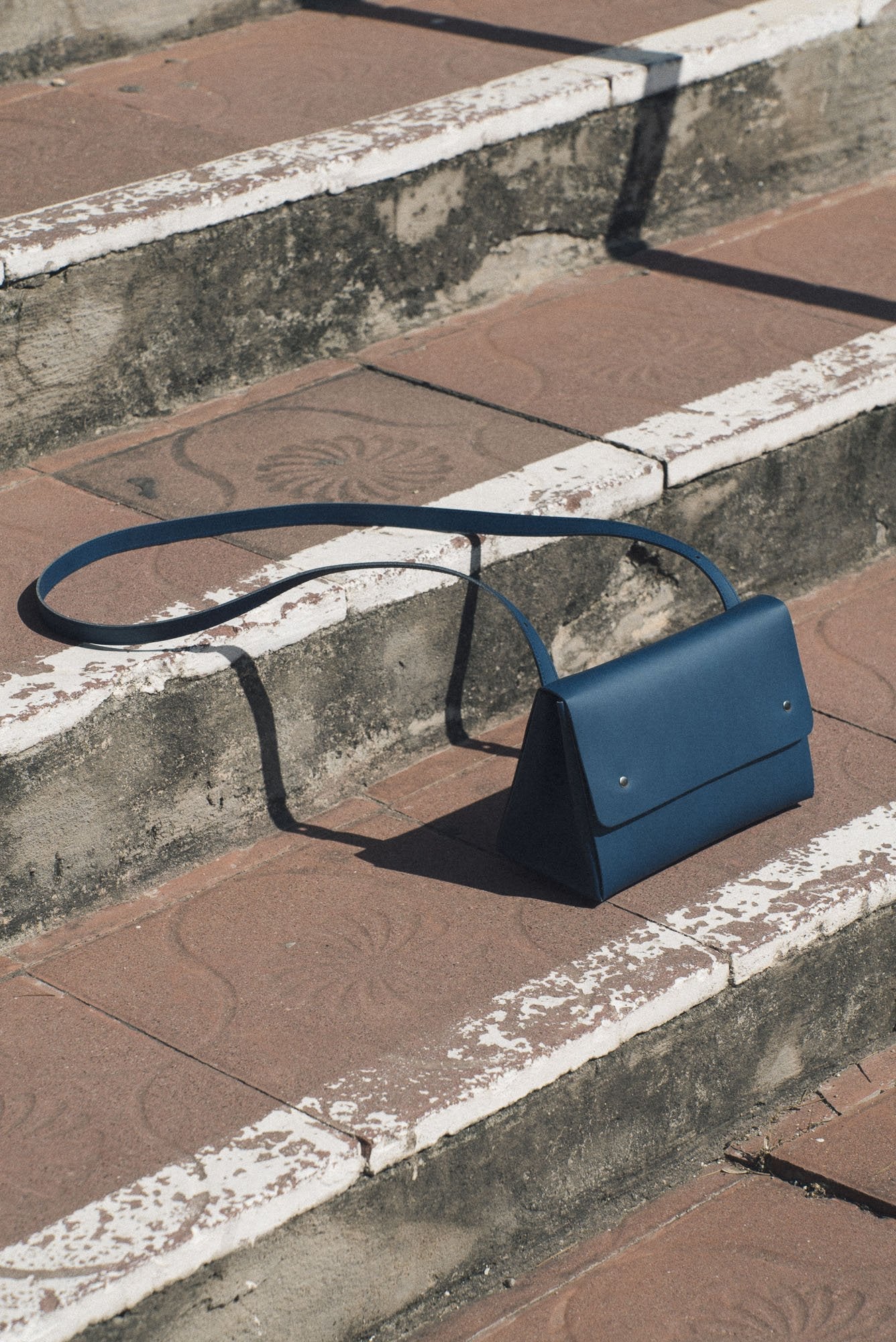 Sac marine en cuir recyclé - triangle bucket