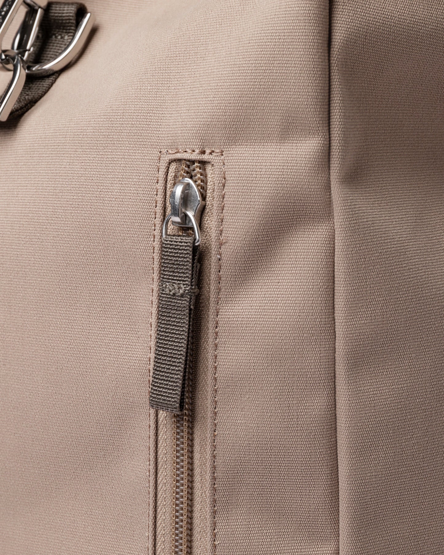 Sac à dos rolltop en matière recyclée | Beige "dante vegan dune"