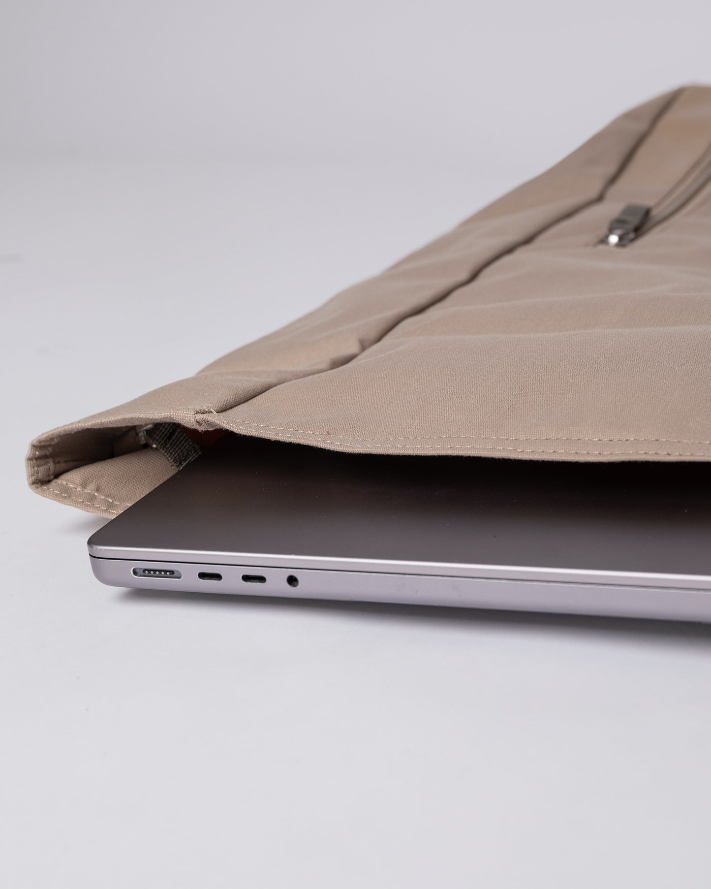 Sac à dos rolltop en matière recyclée | Beige "dante vegan dune"