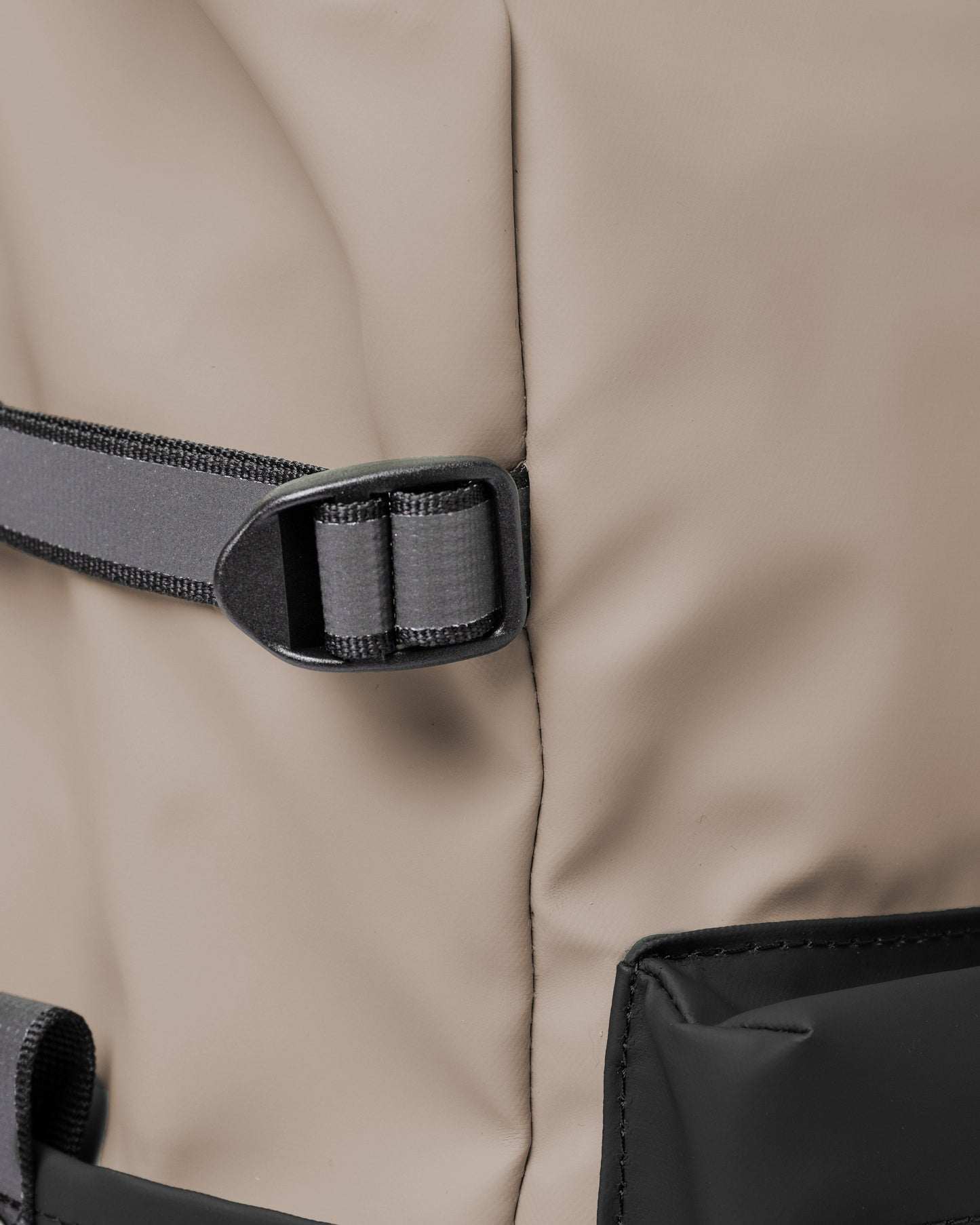 Sac à dos imperméable en matière recyclée | Noir et beige "ruben 2.0 multi beige"