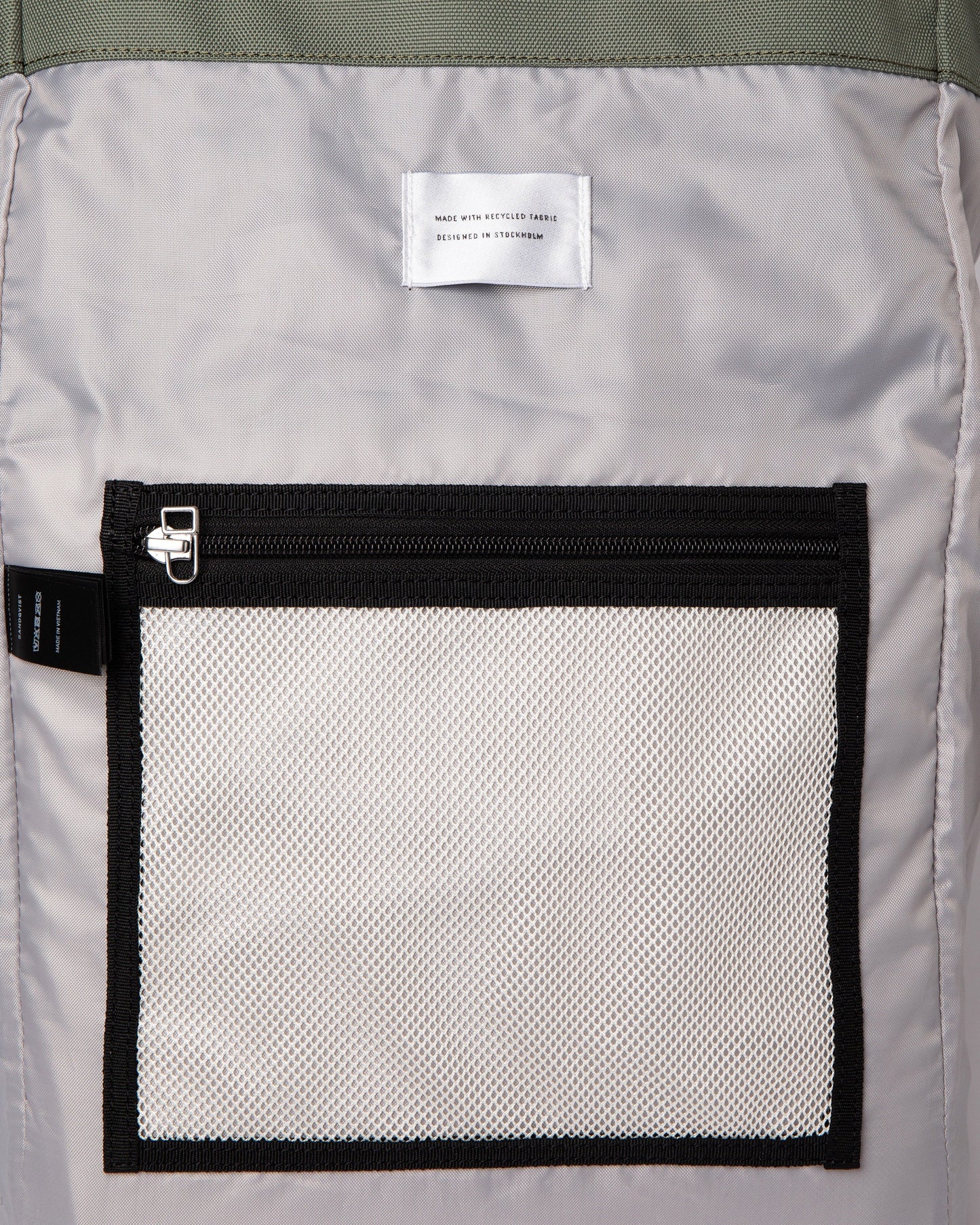 Sac à dos rolltop en matière recyclée | Gris et vert "bernt multi clover green"