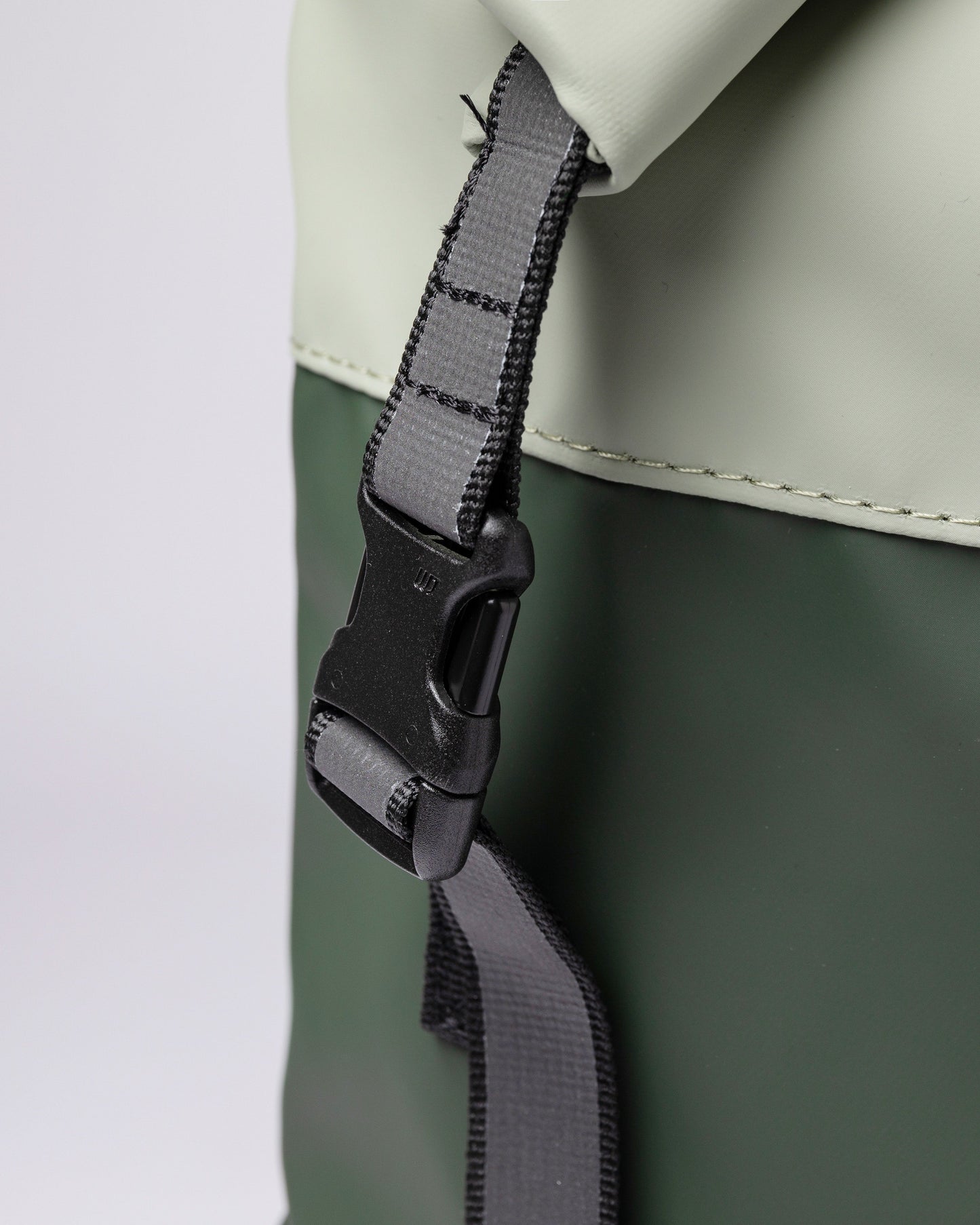 Sac à dos imperméable en matière recyclée | Bicolore "konrad multi green"