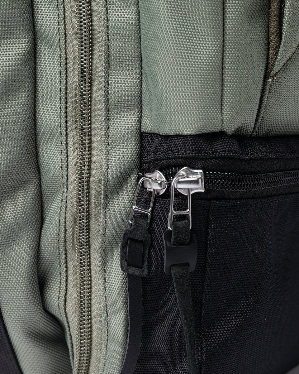 Sac à dos zippé en recyclé | vert "otis multi clover green"