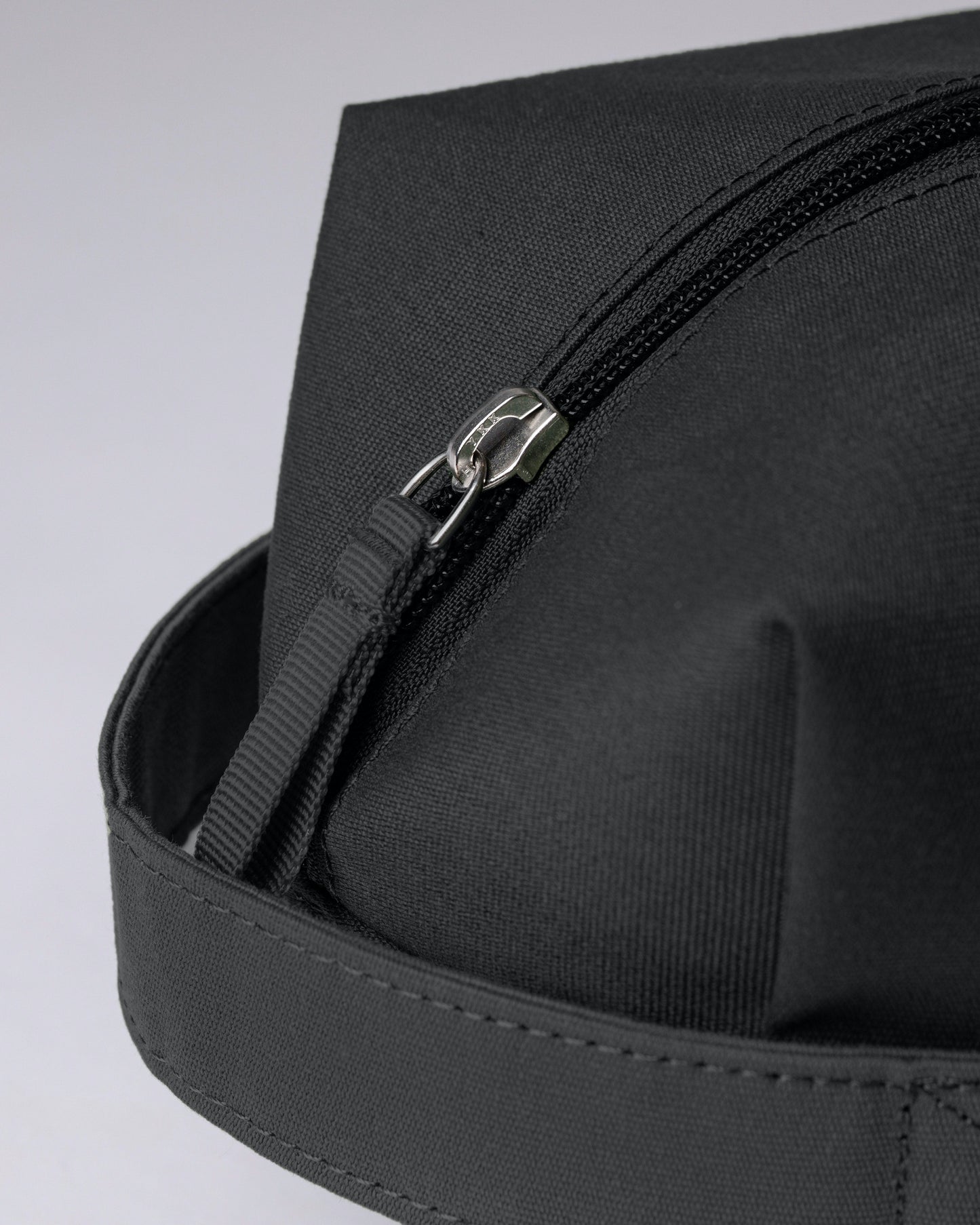 Trousse de toilette en recyclé | noir "justin black"
