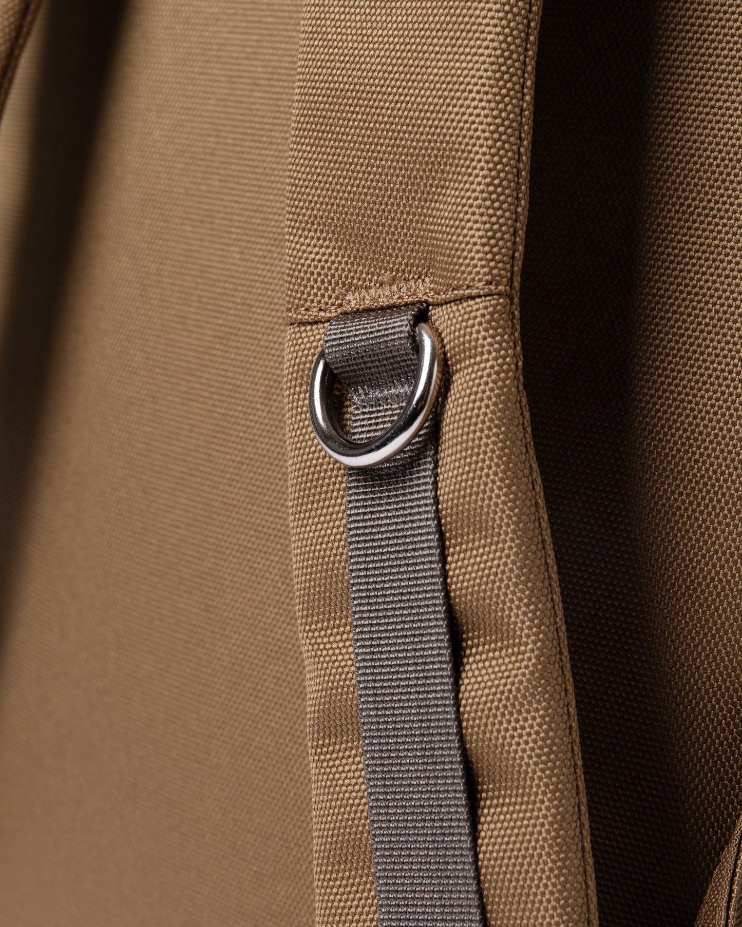 Sac à dos rolltop en matière recyclée | marron "ilon marsh yellow"