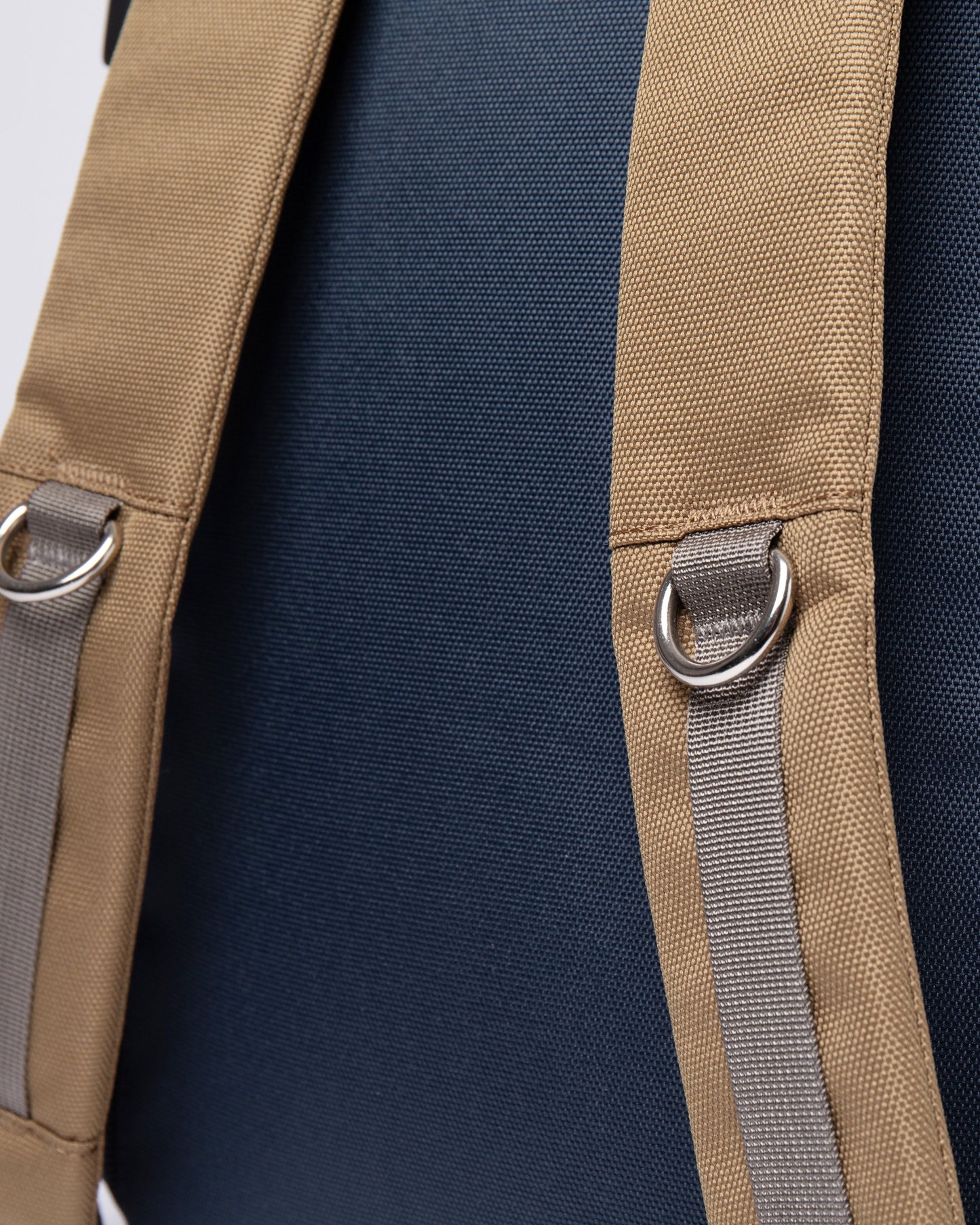 Sac à dos rolltop en matière recyclée | Bleu et marron "ilon multi marsh yellow"
