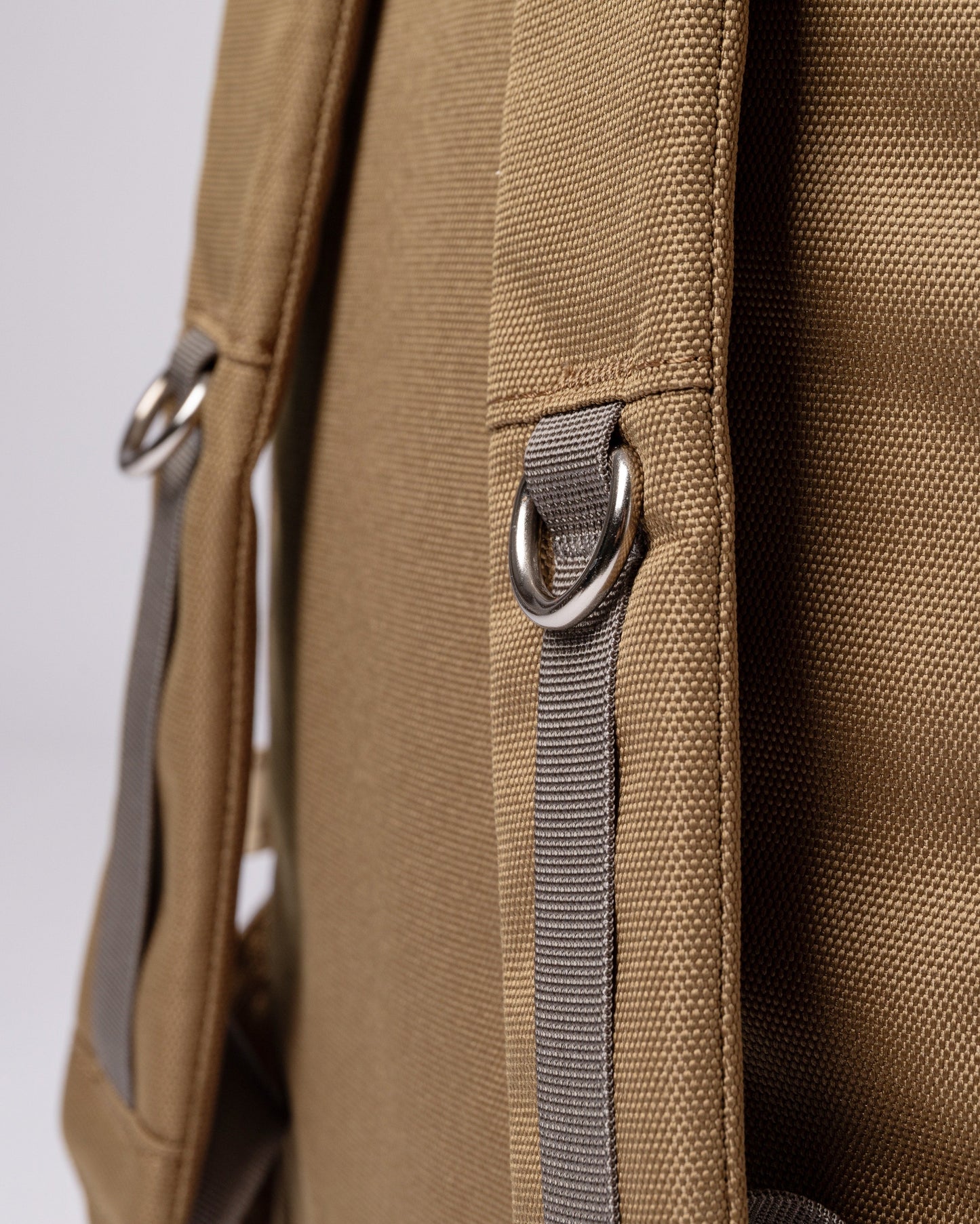 Sac à dos rolltop en matière recyclée | marron "bernt marsh yellow"