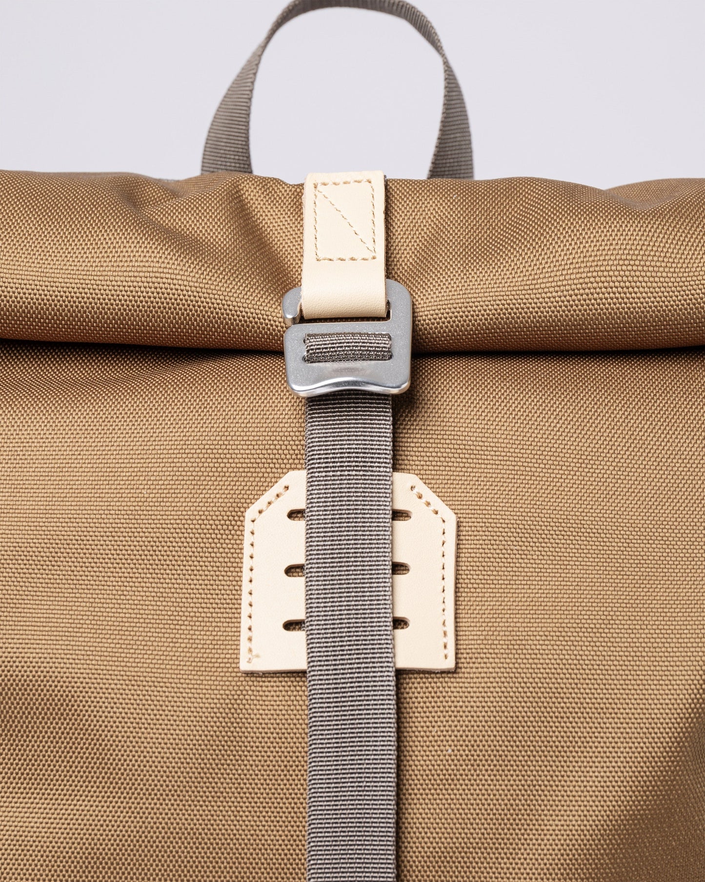 Sac à dos rolltop en matière recyclée | marron "bernt marsh yellow"
