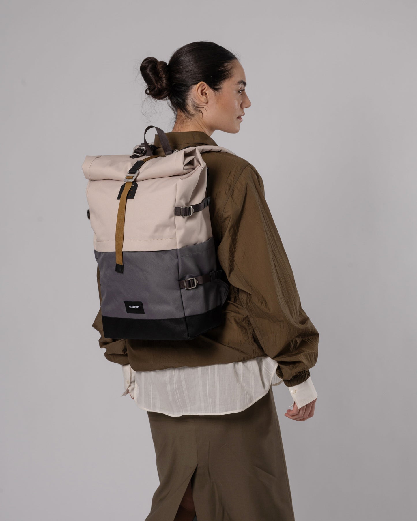 Sac à dos rolltop en matière recyclée | Gris et beige "bernt multi stone"