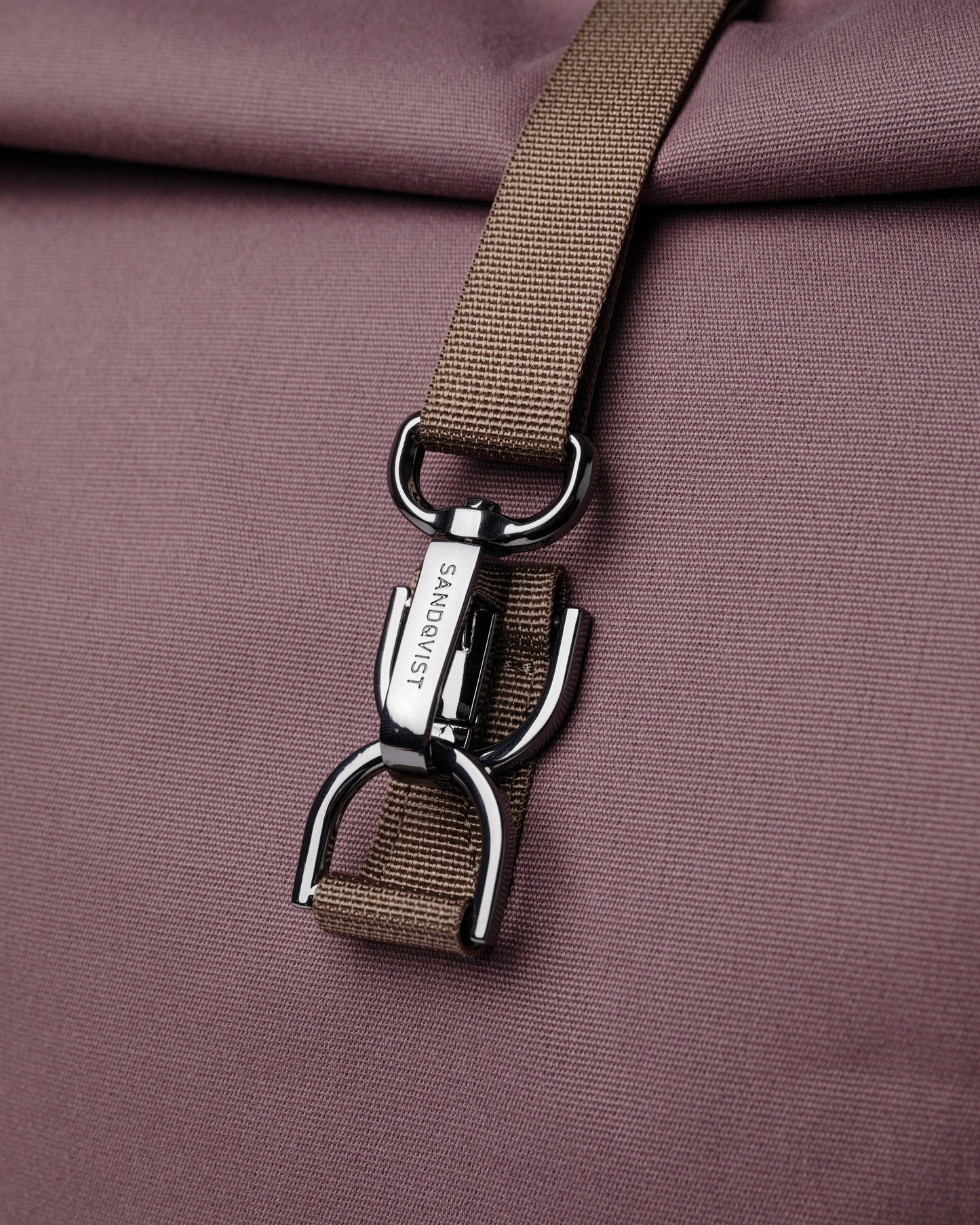 Sac à dos rolltop en matière recyclée | rose "dante vegan lilac dawn with brown webbing"