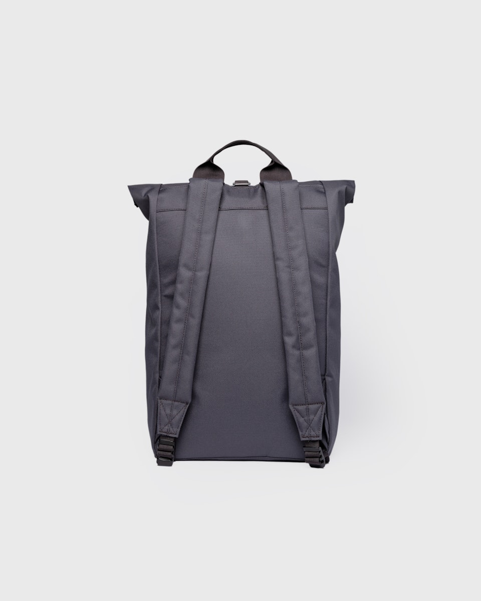 Sac à dos 19L en matière recyclée | noir "ground rolltop backpack l - asphalt with black webbing"