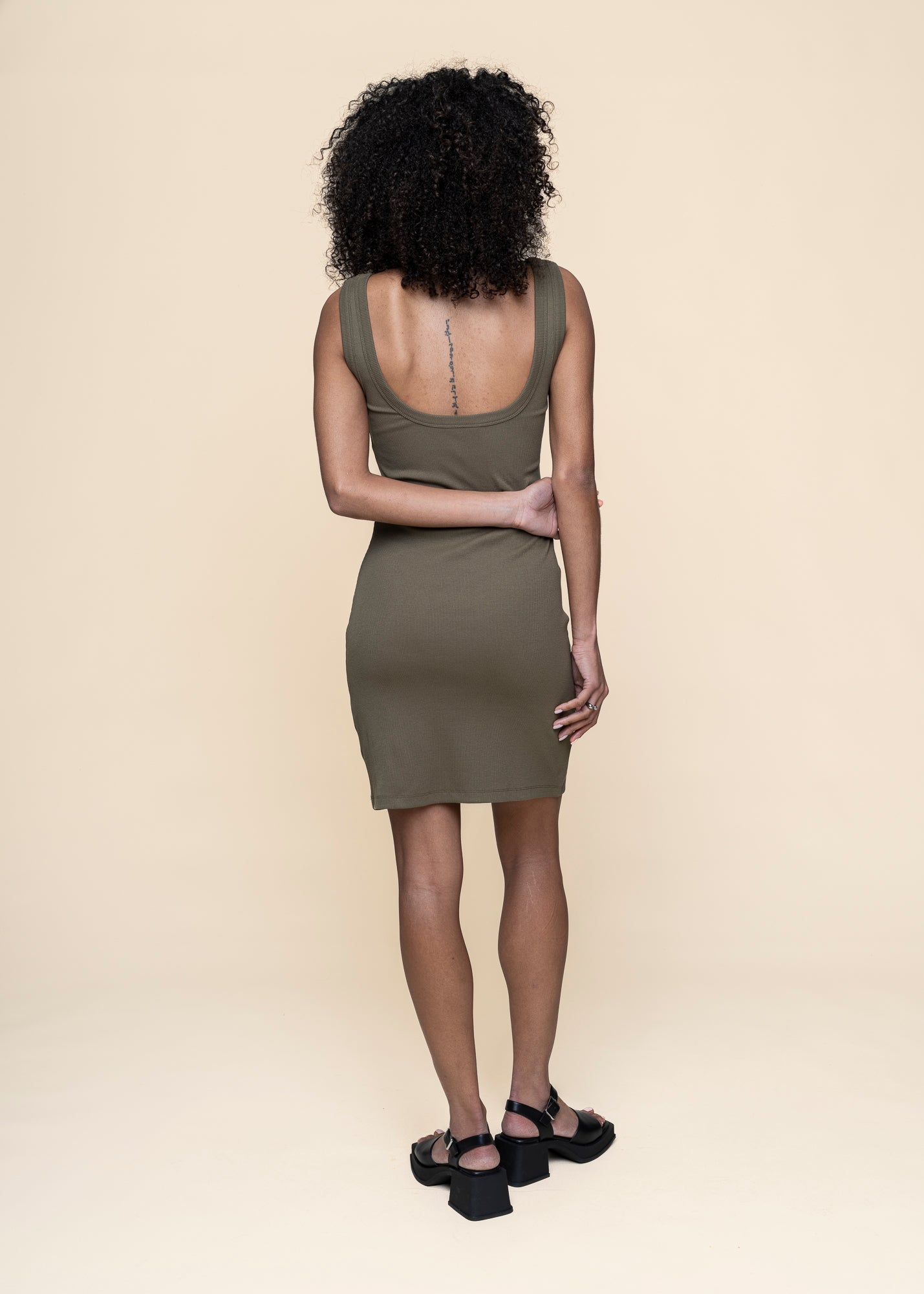 robe courte en coton bio | kaki "Talmine - dark olive"
