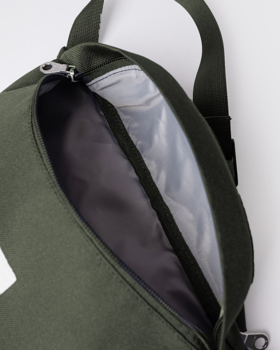 Banane 2L en matières recyclées | vert "ground crossbody bag - dawn green"